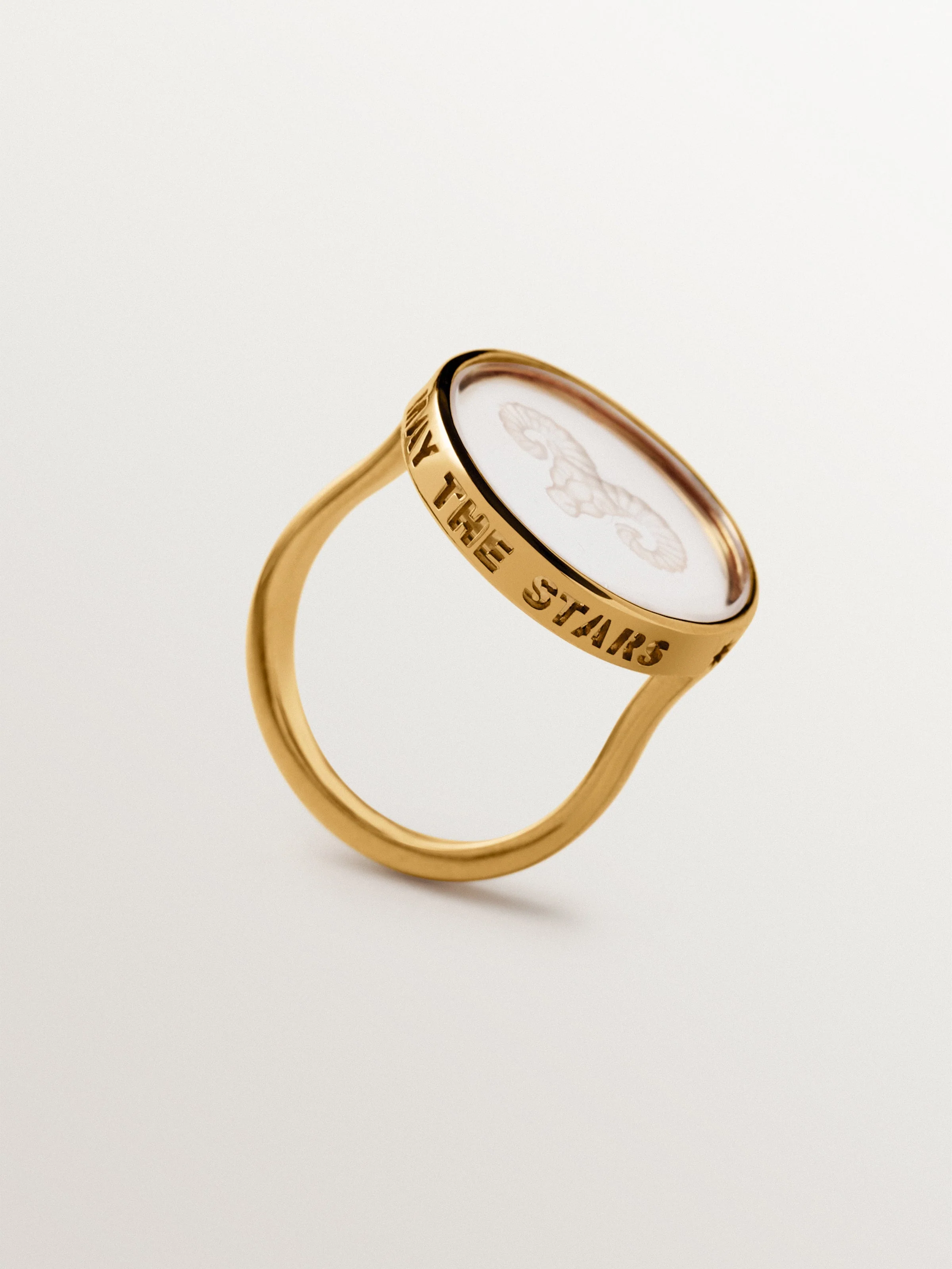 Anillo tipo sello Aries de plata 925 bañada en oro amarillo de 18K y cristal de roca - Image 5