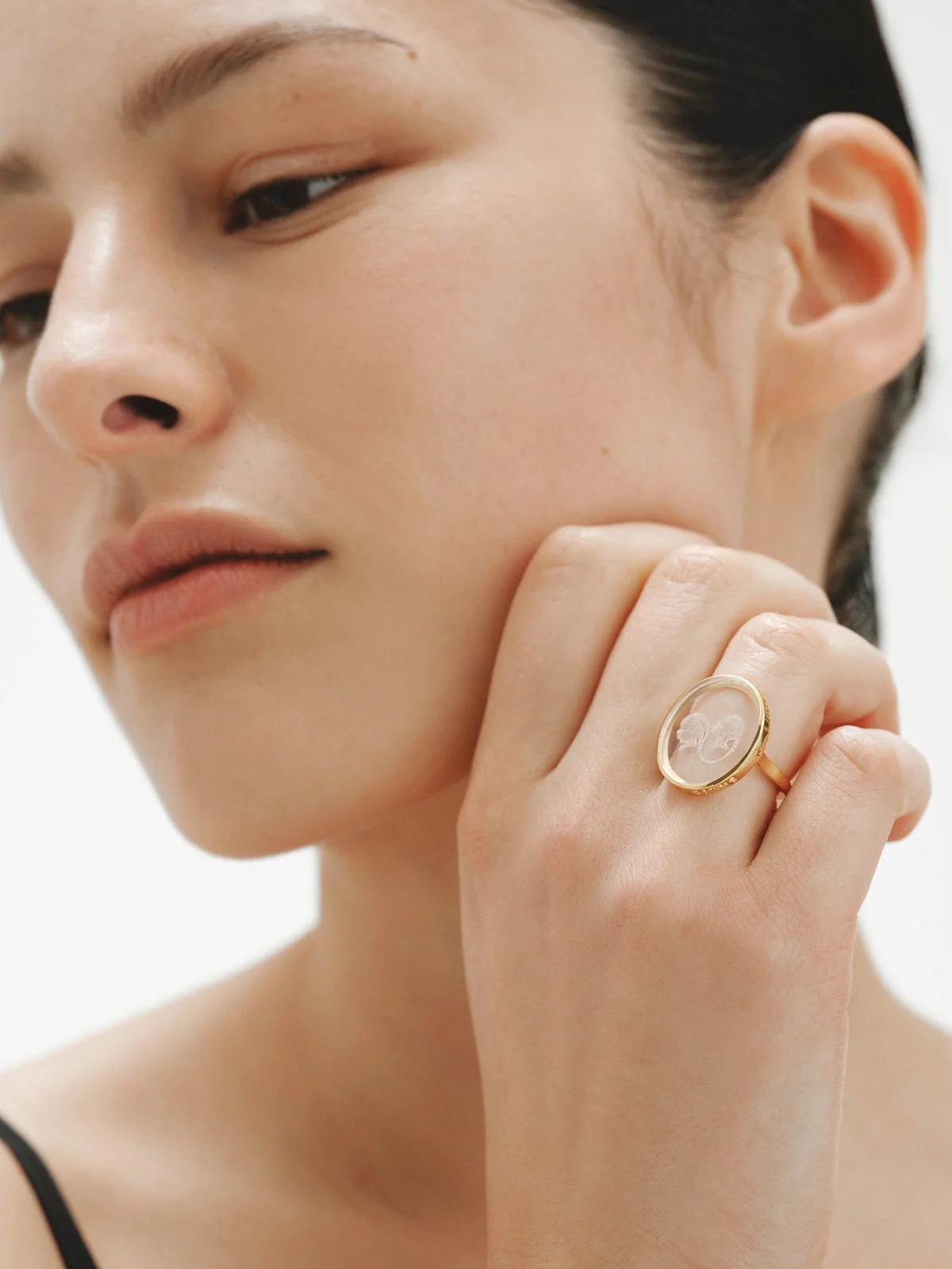 Anillo tipo sello Géminis de plata 925 bañada en oro amarillo de 18K y cristal de roca - Image 4