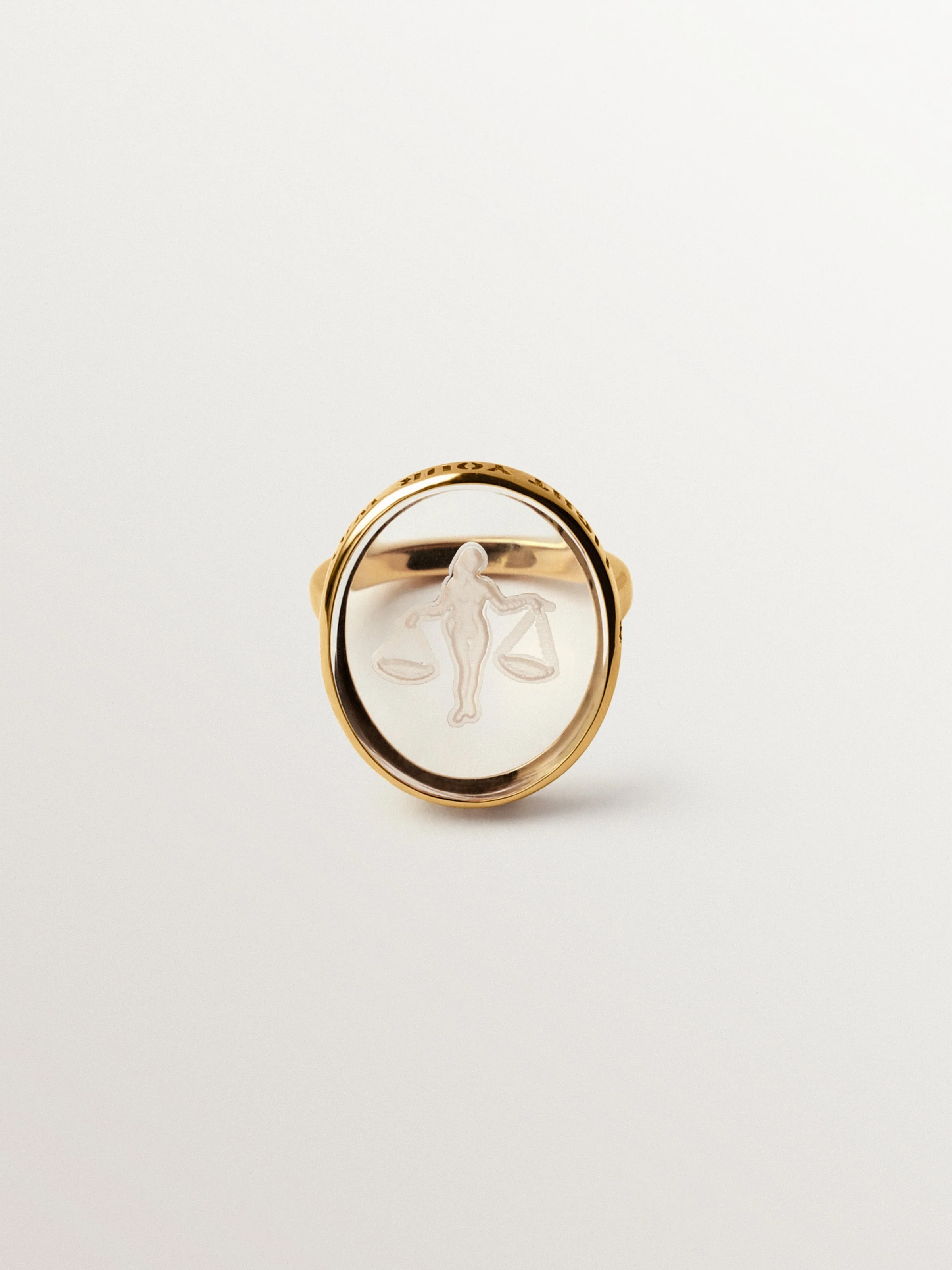 Anillo tipo sello Libra de plata 925 bañada en oro amarillo de 18K y cristal de roca - Image 3