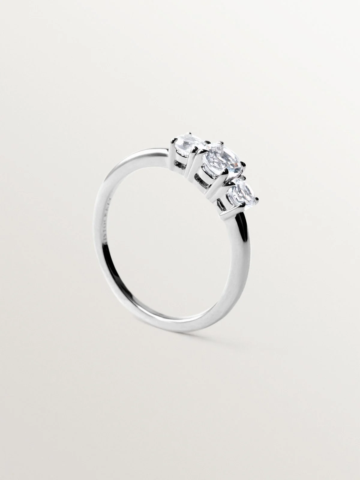 Anillo tresillo de plata 925 con cuarzos blancos - Image 5