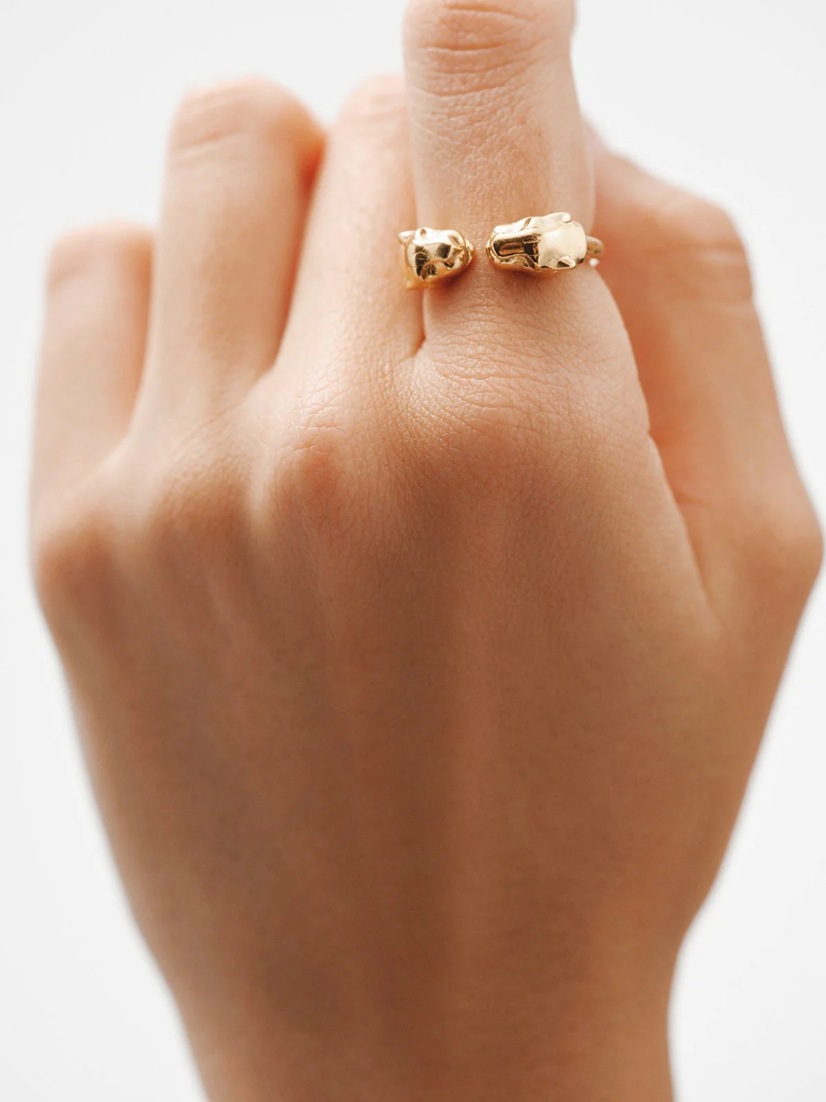 Anillo Tú y Yo de plata 925 bañada en oro amarillo de 18K con cabezas de pantera - Image 2