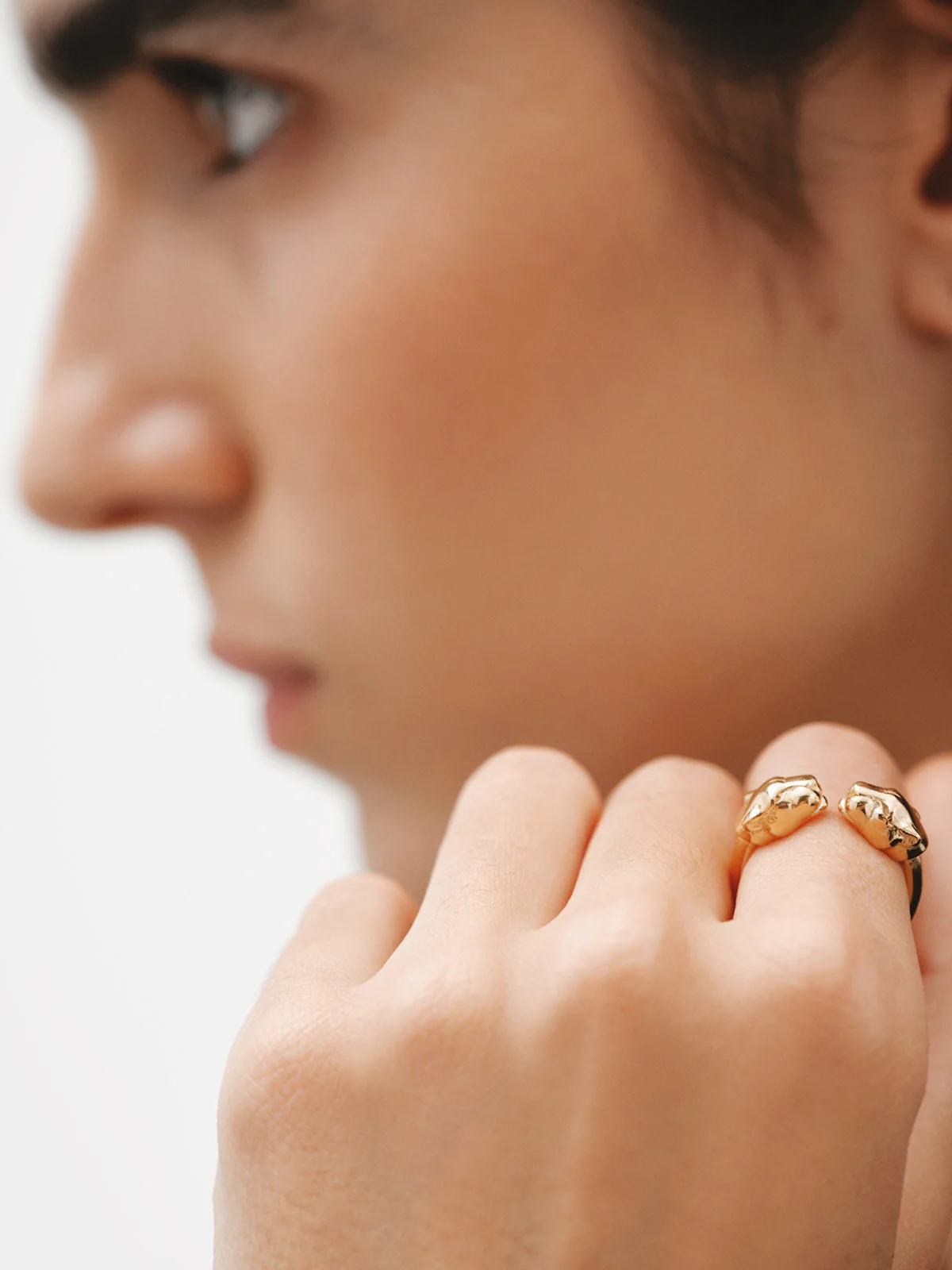 Anillo Tú y Yo de plata 925 bañada en oro amarillo de 18K con cabezas de pantera - Image 4