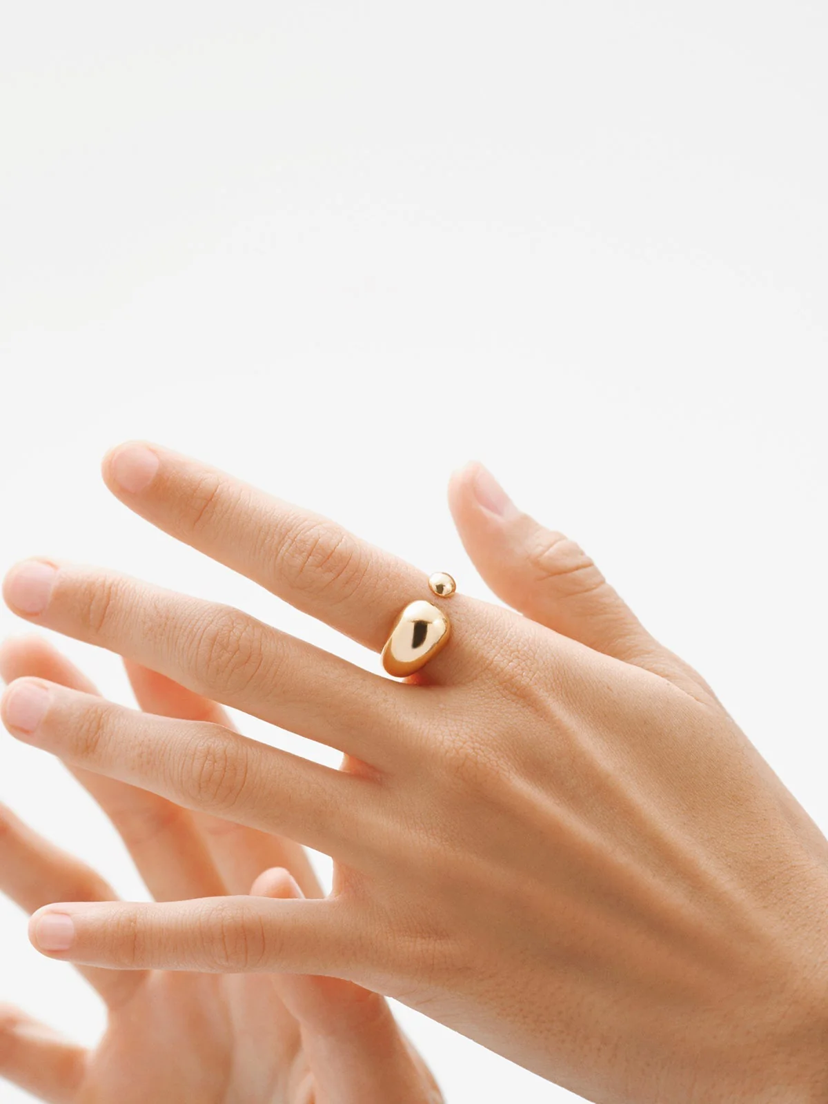 Anillo Tú y Yo de plata 925 bañada en oro amarillo de 18K con forma abombada - Image 2