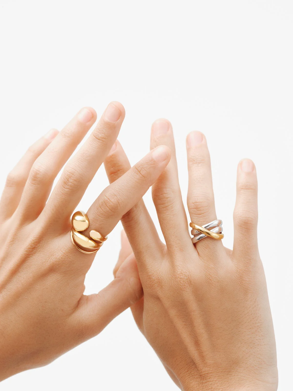 Anillo Tú y Yo de plata 925 bañada en oro amarillo de 18K con forma abombada - Image 6