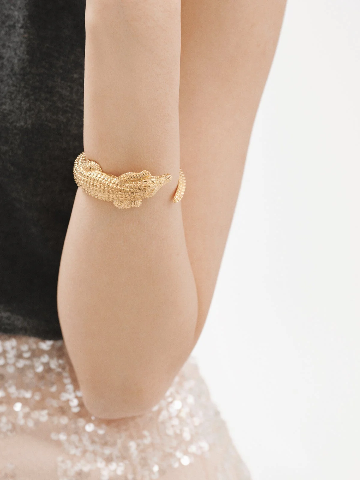Brazalete de plata 925 bañada en oro amarillo de 18K con forma de cocodrilo - Image 2