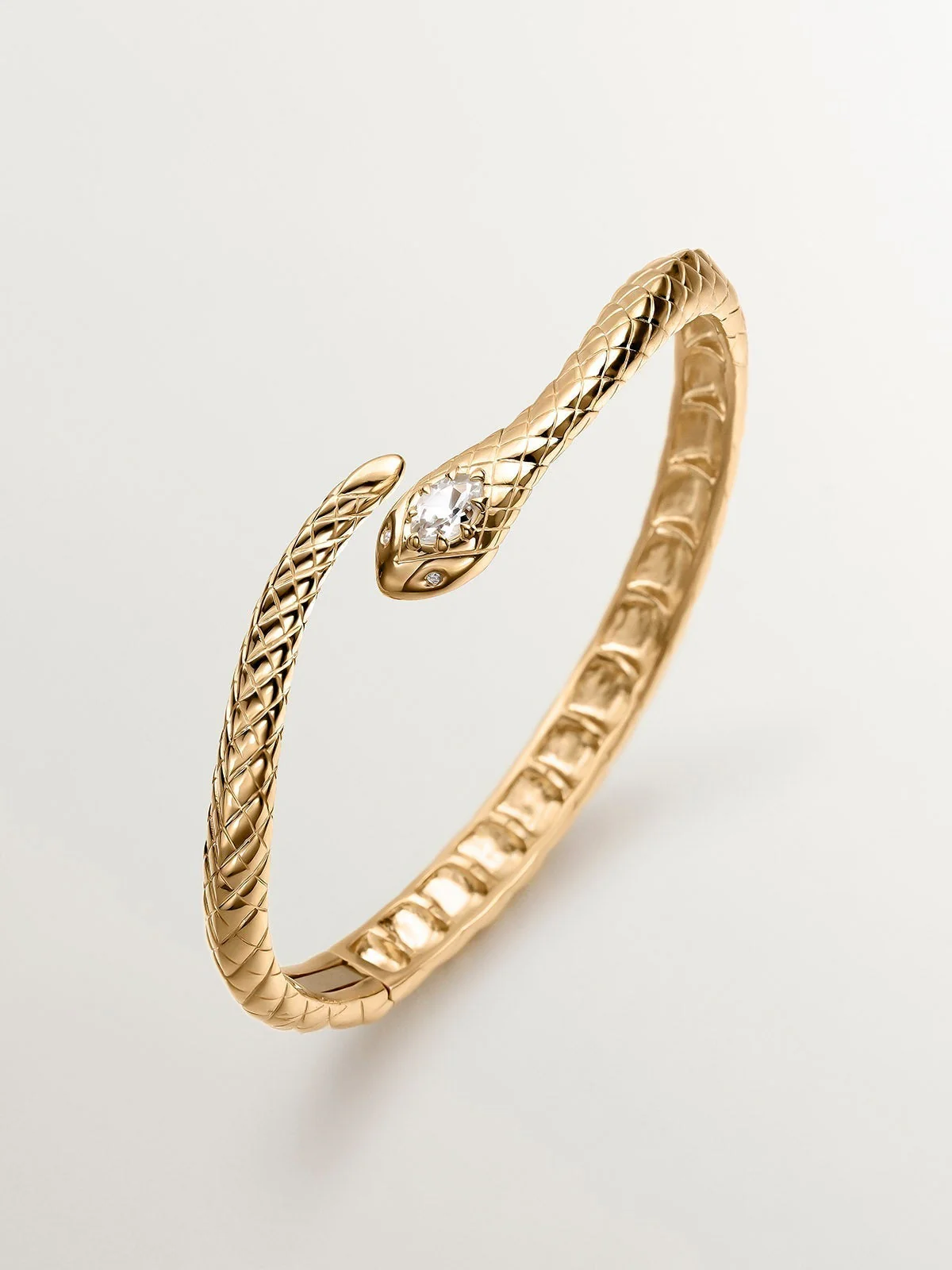 Brazalete de plata 925 bañada en oro amarillo de 18K con forma de serpiente, topacios y zafiros blancos - Image 3
