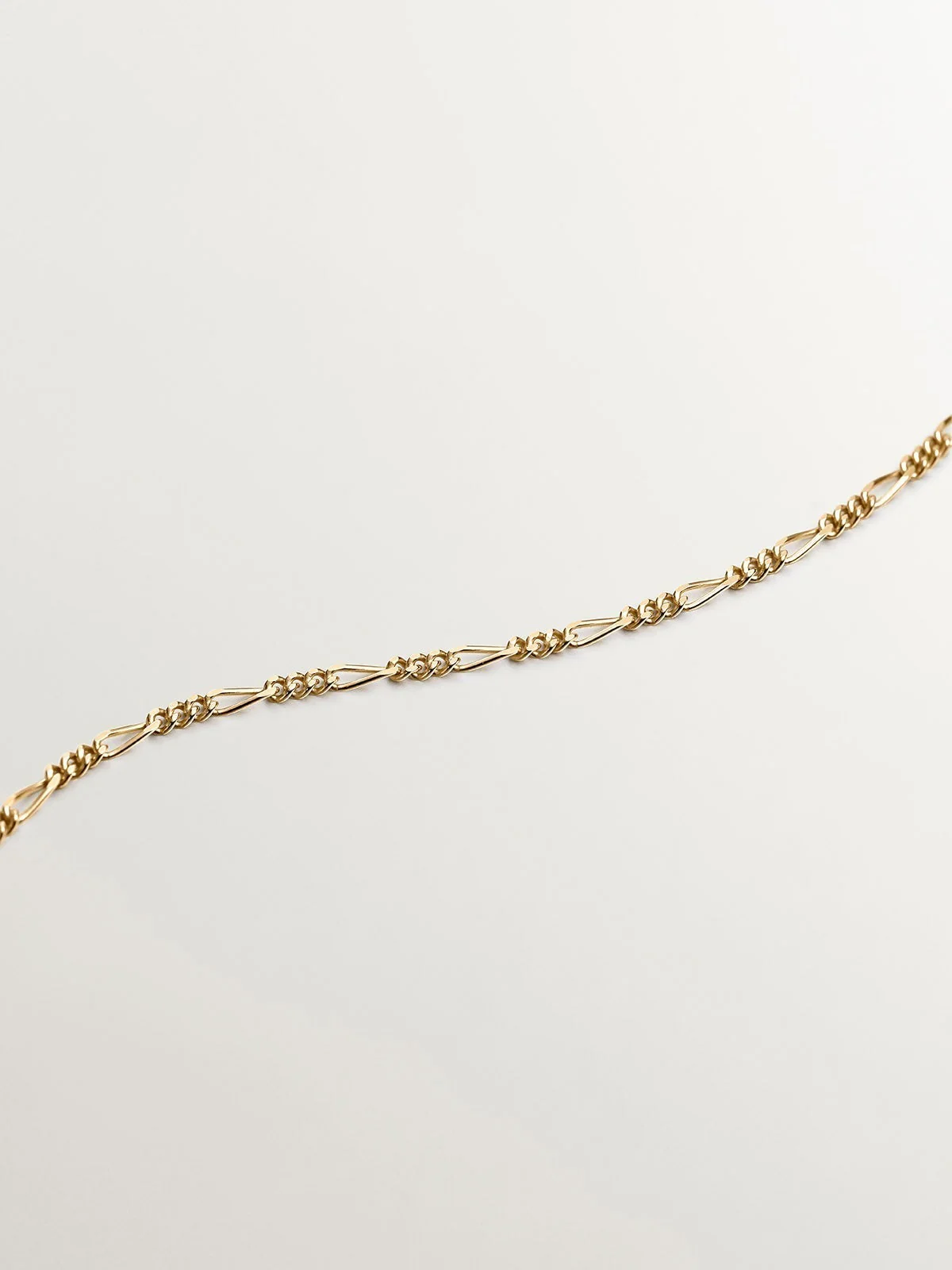 Cadena de plata 925 bañada en oro amarillo de 18K con eslabones fígaro - Image 5