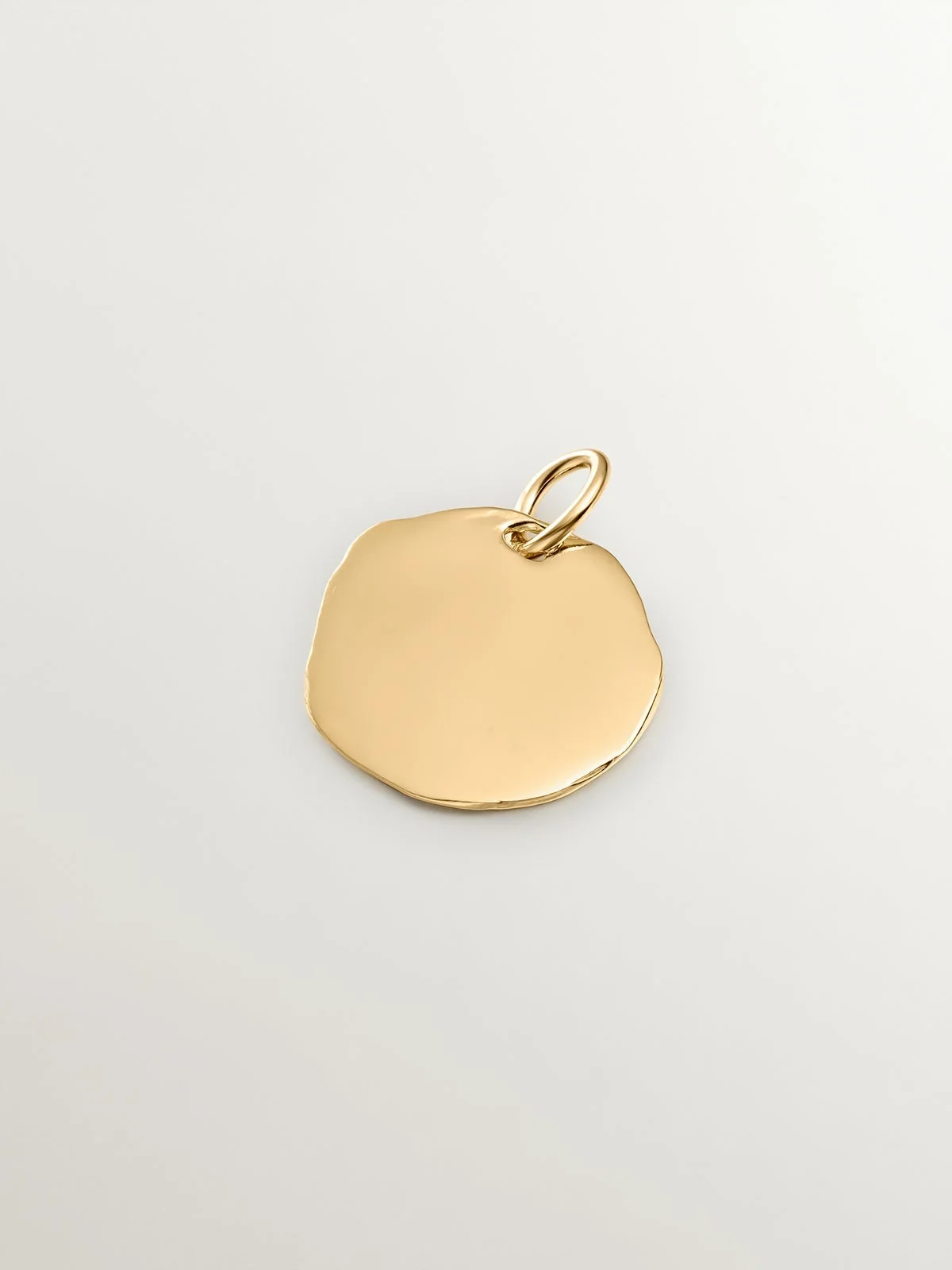 Charm artesanal de plata 925 bañada en oro amarillo de 18K con inicial G - Image 3