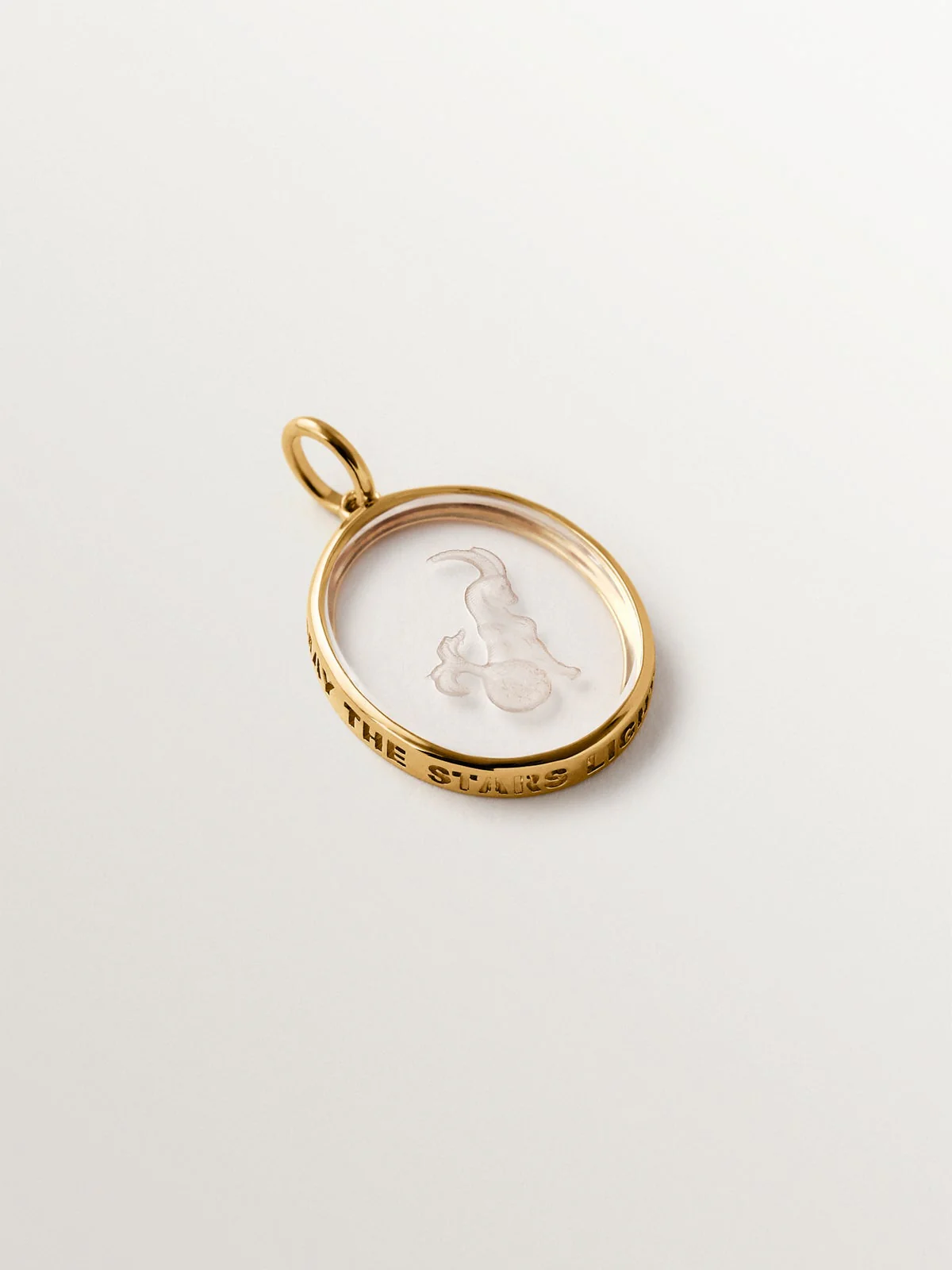 Charm Capricornio de plata 925 bañada en oro amarillo de 18K y cristal de roca