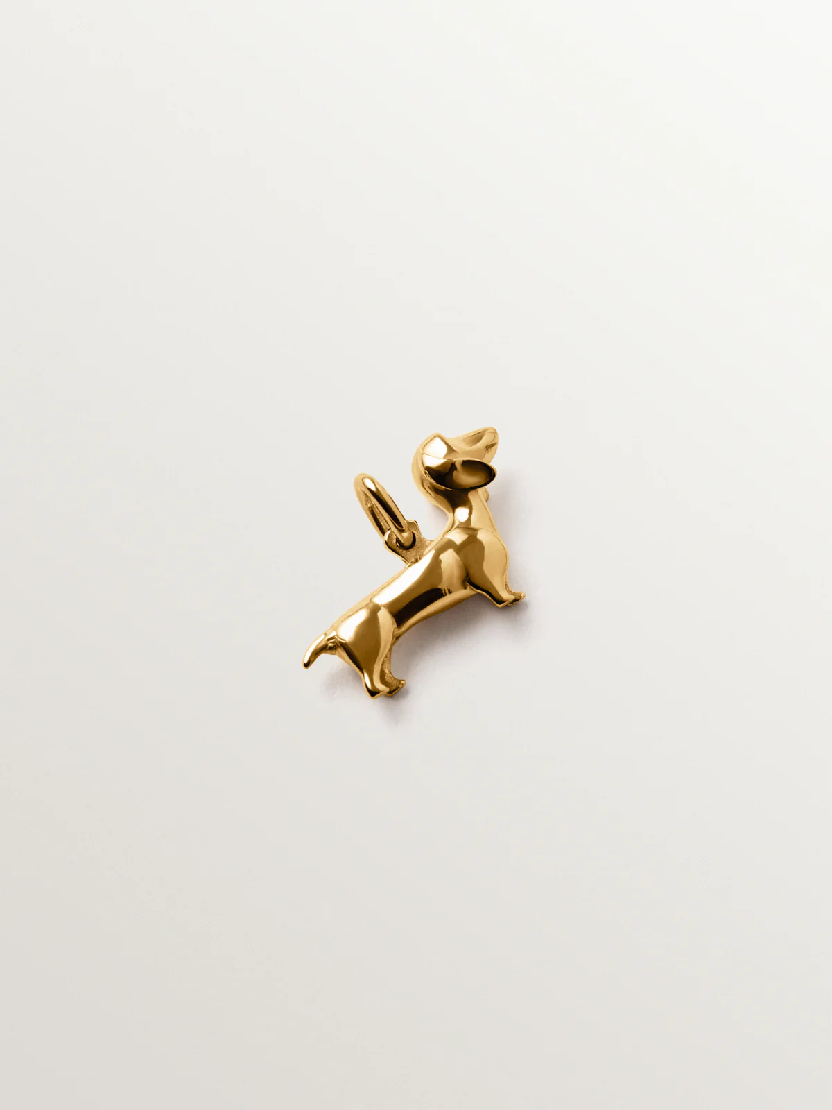 Charm de plata 925 bañada en oro amarillo de 18K con forma de perro