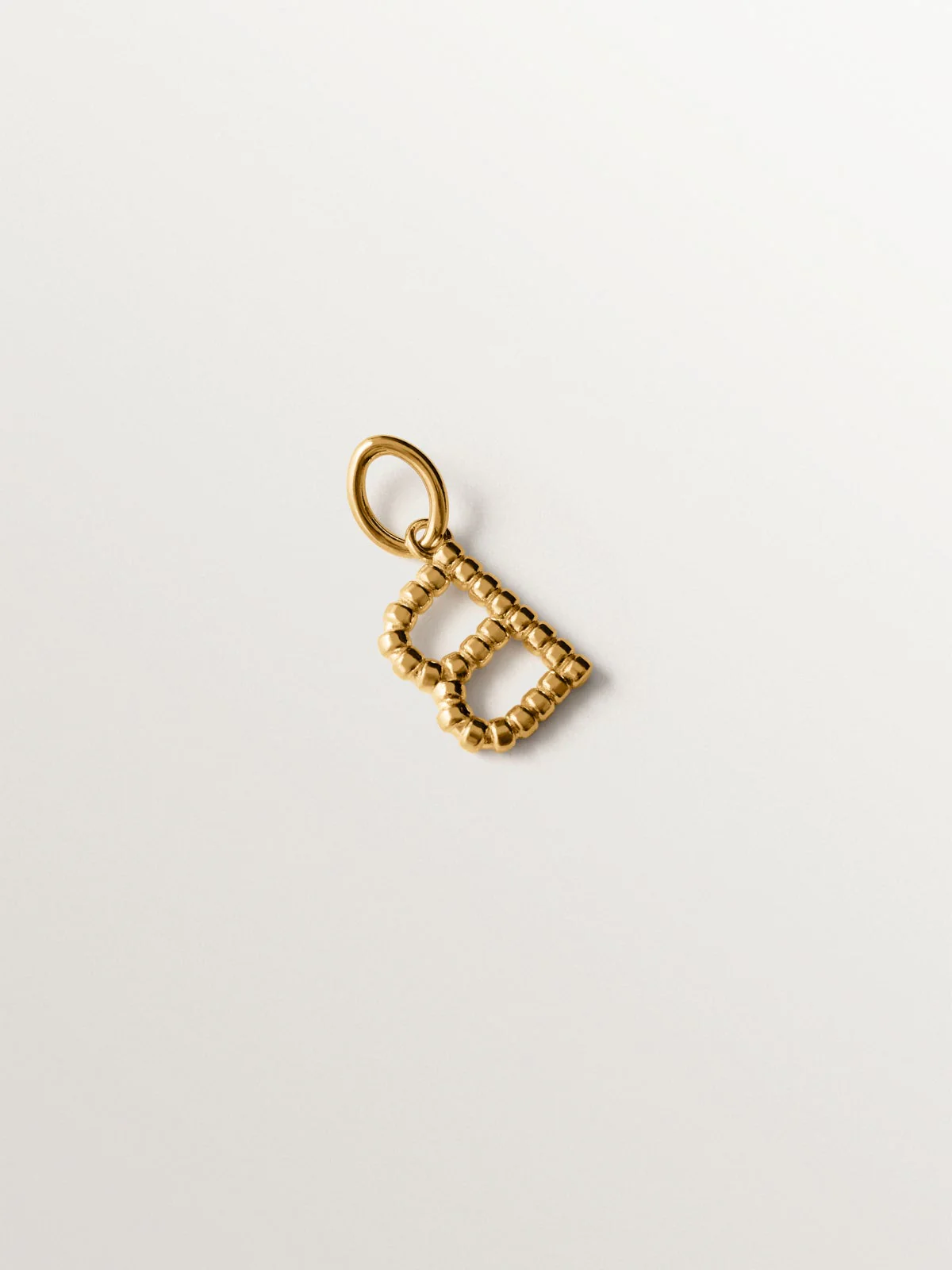 Charm de plata 925 bañada en oro amarillo de 18K con letra B y motivos de esferas - Image 3