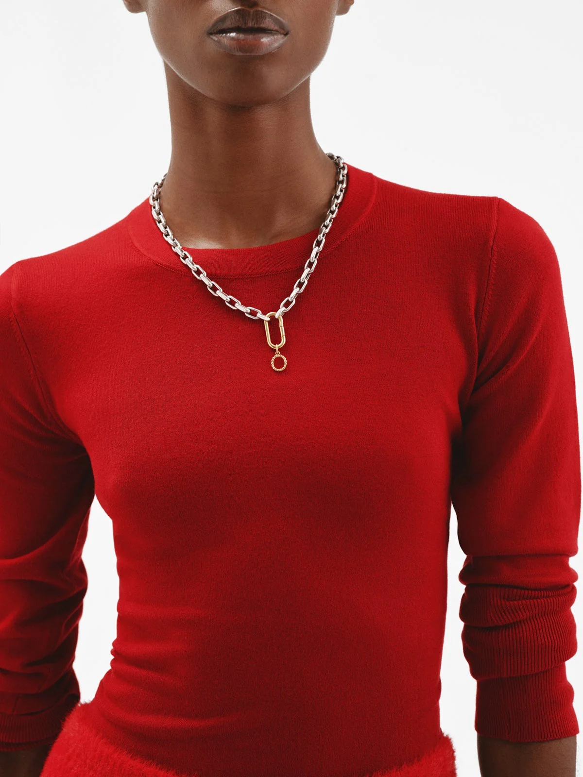 Charm de plata 925 bañada en oro amarillo de 18K con letra O y motivos de esferas - Image 4