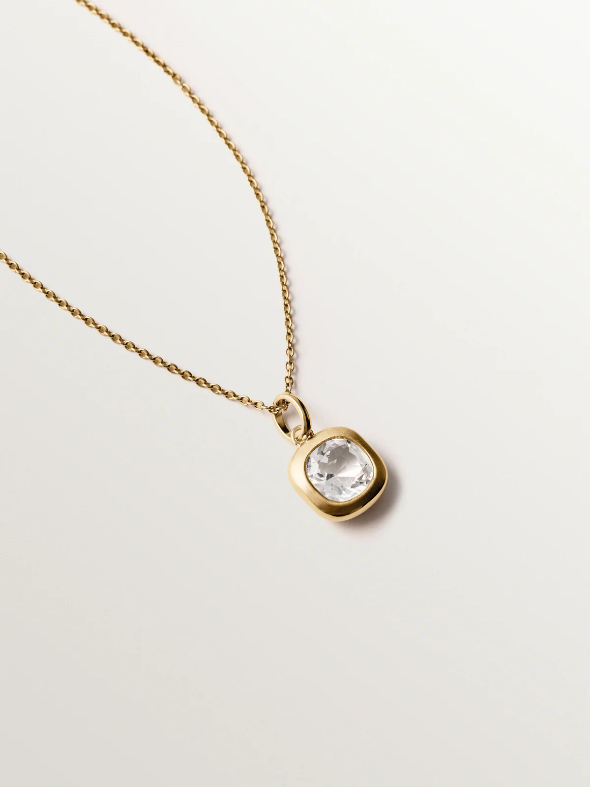 Charm de plata 925 bañada en oro amarillo de 18K con topacio blanco - Image 5