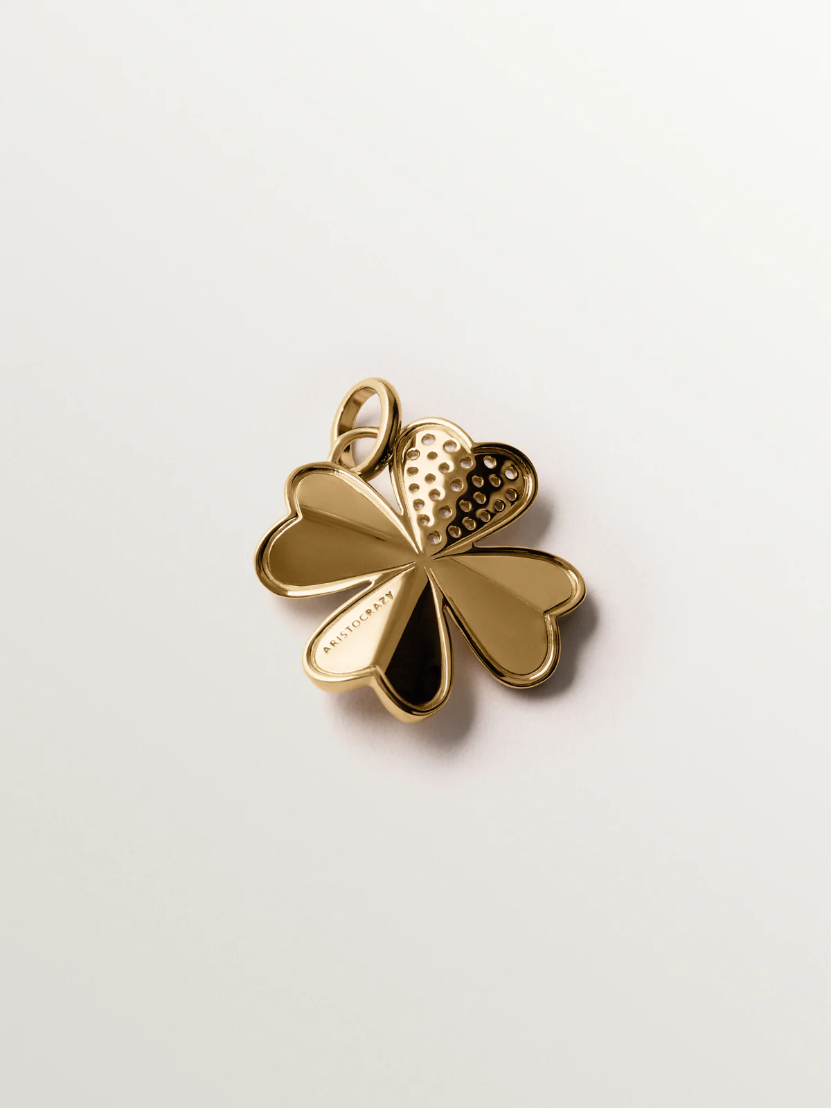Charm de plata 925 bañada en oro amarillo de 18K con topacios blancos y forma de trébol - Image 3