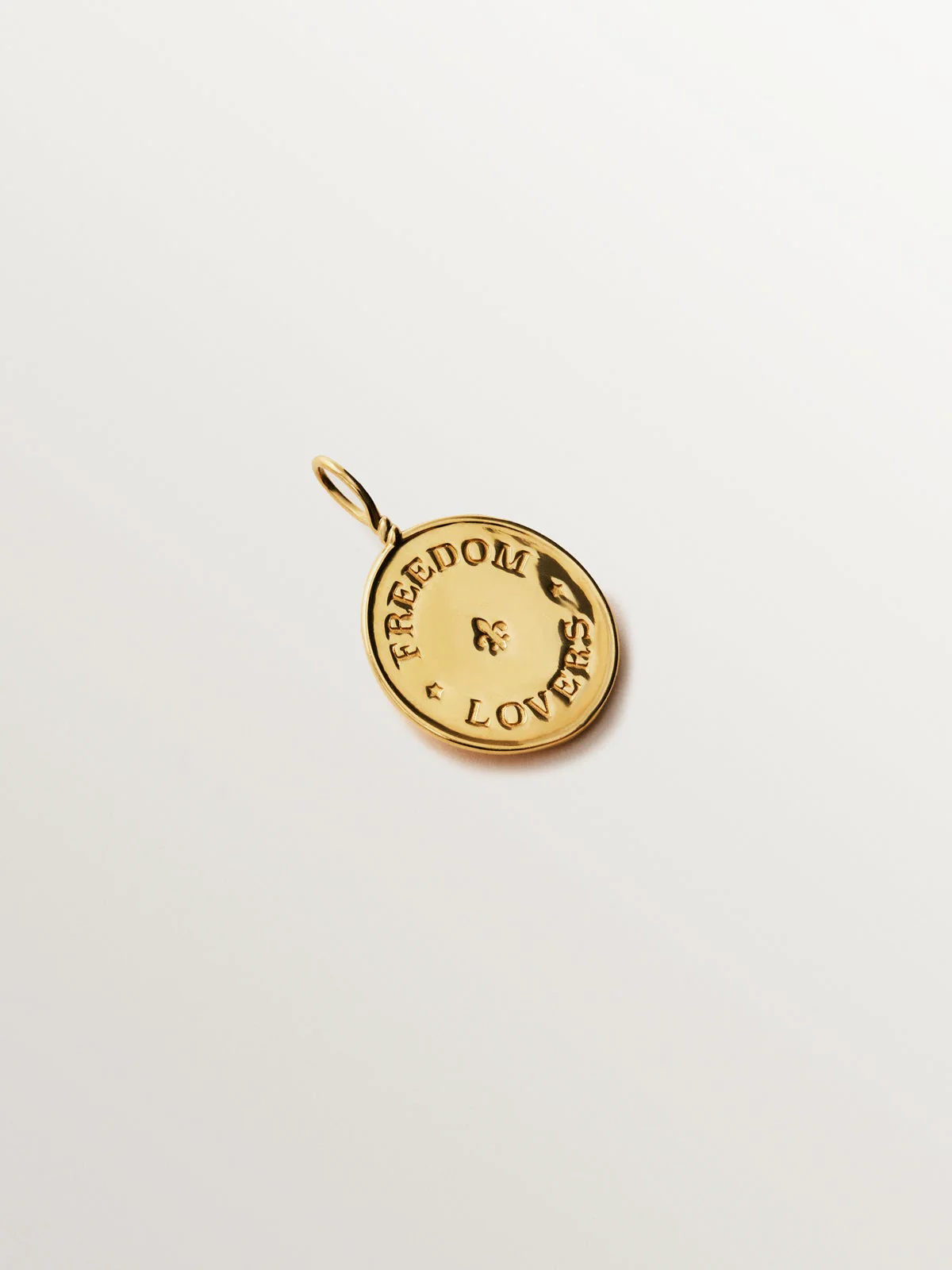 Charm de plata 925 bañada en oro amarillo de 18K con topacios blancos y motivo de pájaro - Image 3