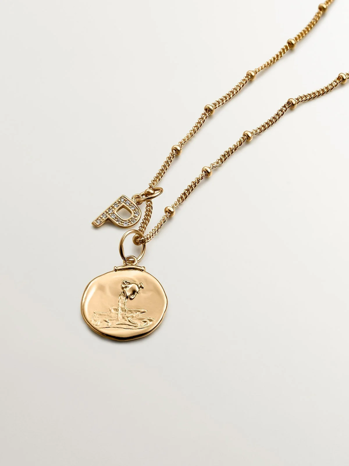 Charm de plata 925 bañada en oro amarillo de 18K y topacios blancos inicial P - Image 5