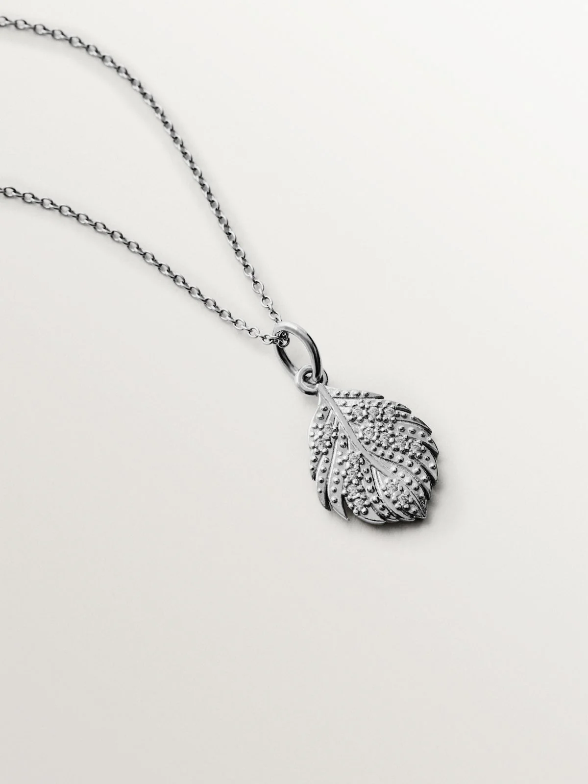 Charm de plata 925 con circonita y forma hoja - Image 5
