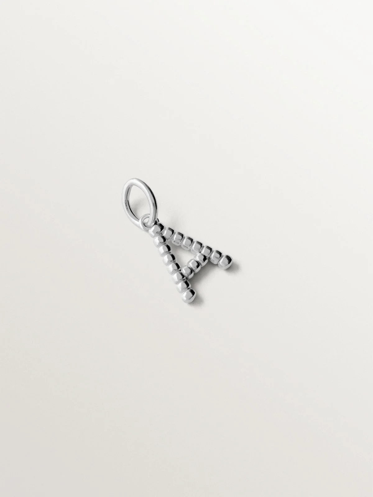 Charm de plata 925 con letra A y motivos de esferas