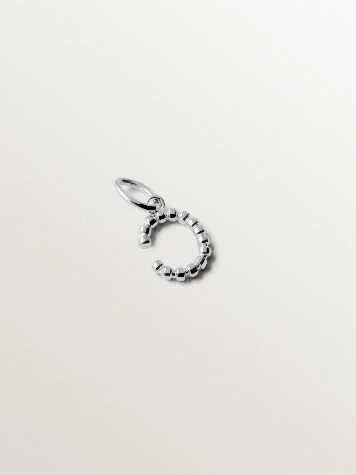 Charm de plata 925 con letra C y motivos de esferas - Image 3