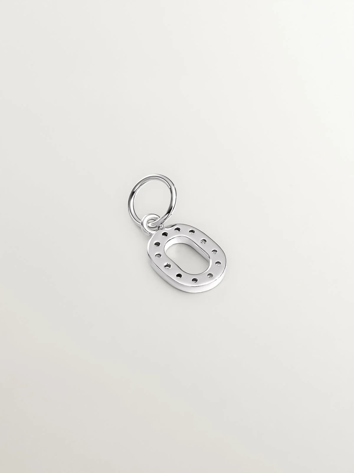 Charm de plata 925 y topacios blancos inicial O - Image 2