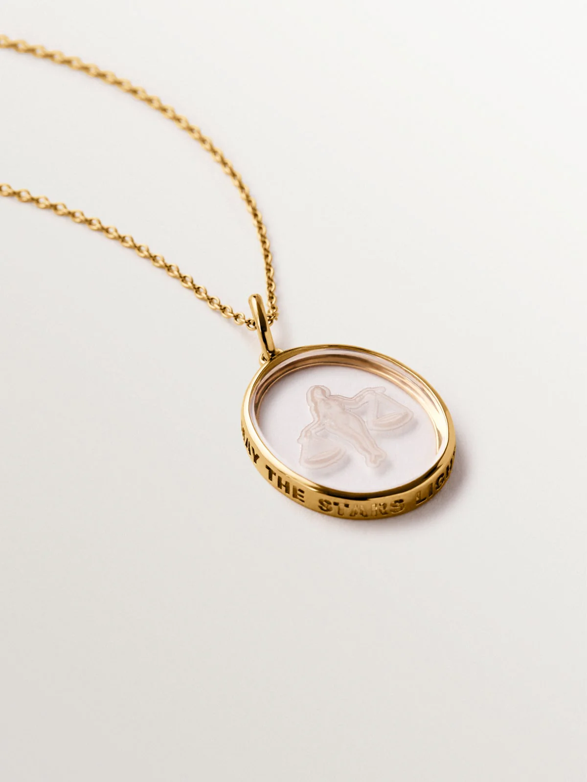 Charm Libra de plata 925 bañada en oro amarillo de 18K y cristal de roca - Image 3