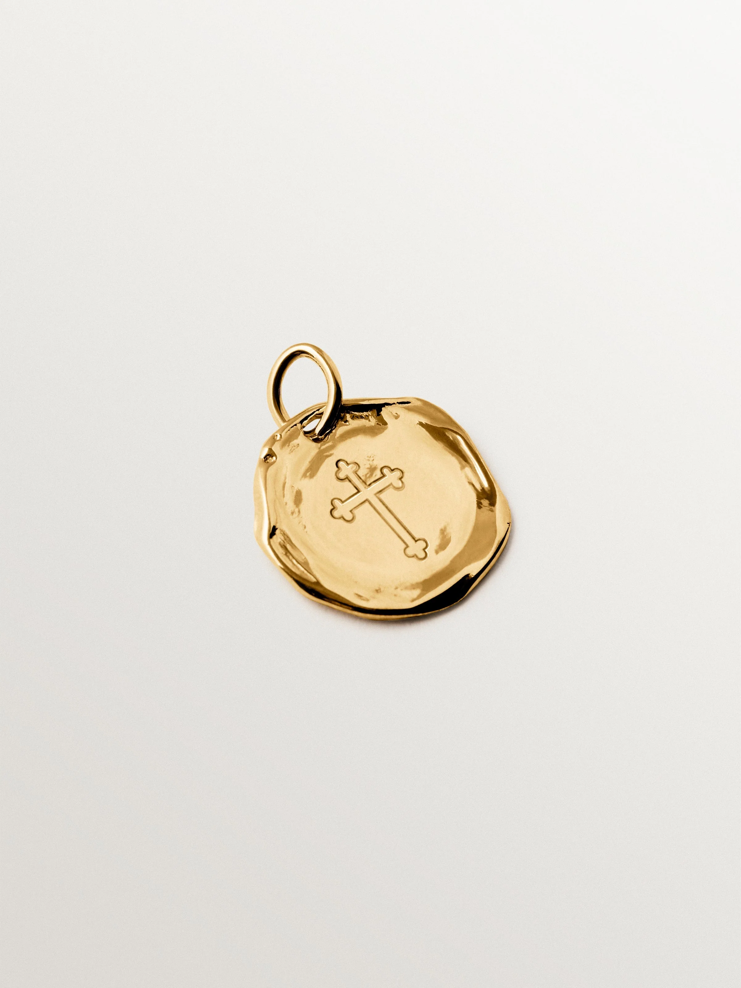 Charm personalizable pequeño de plata 925 bañada en oro amarillo de 18K - Image 3