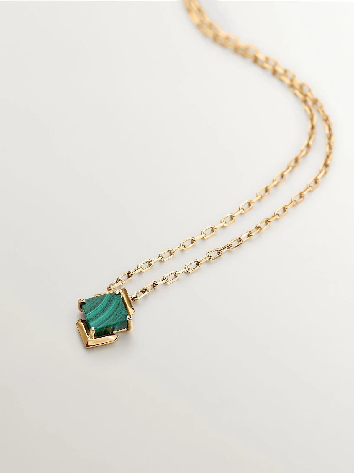Colgante de oro amarillo de 9K con malaquita verde - Image 3