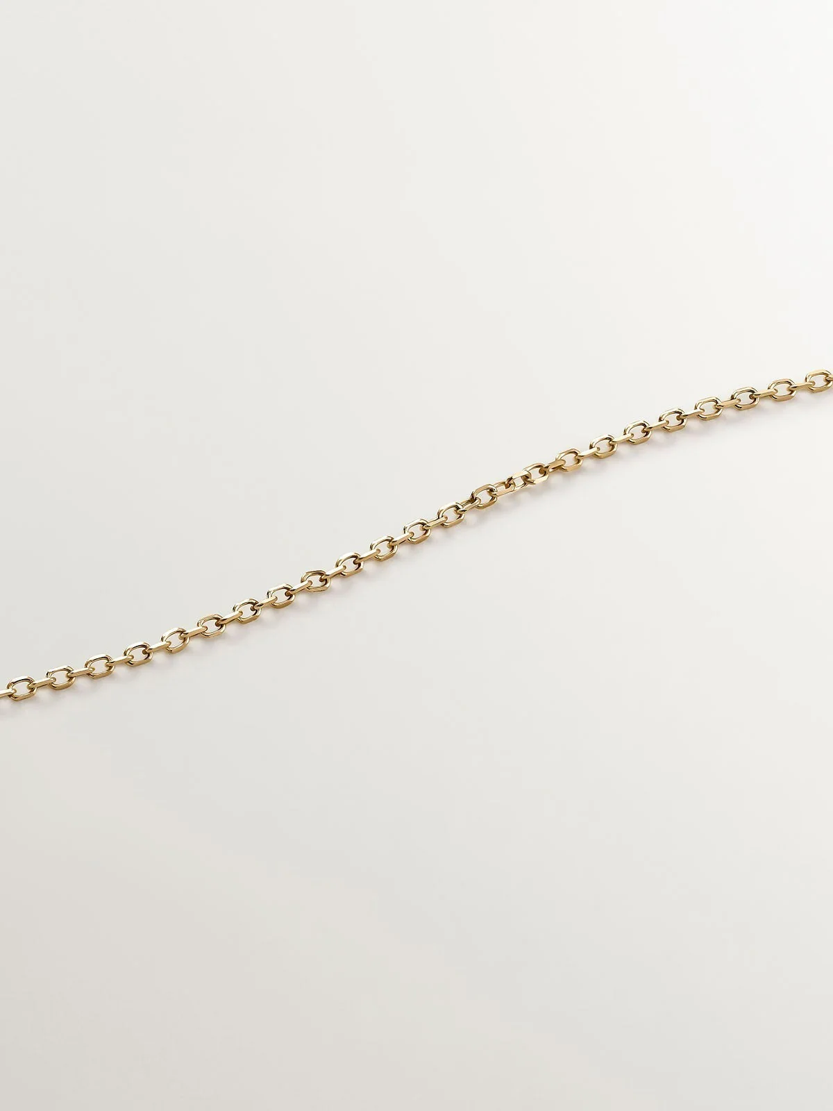 Colgante de oro amarillo de 9K con trébol de esmeraldas y diamantes - Image 5