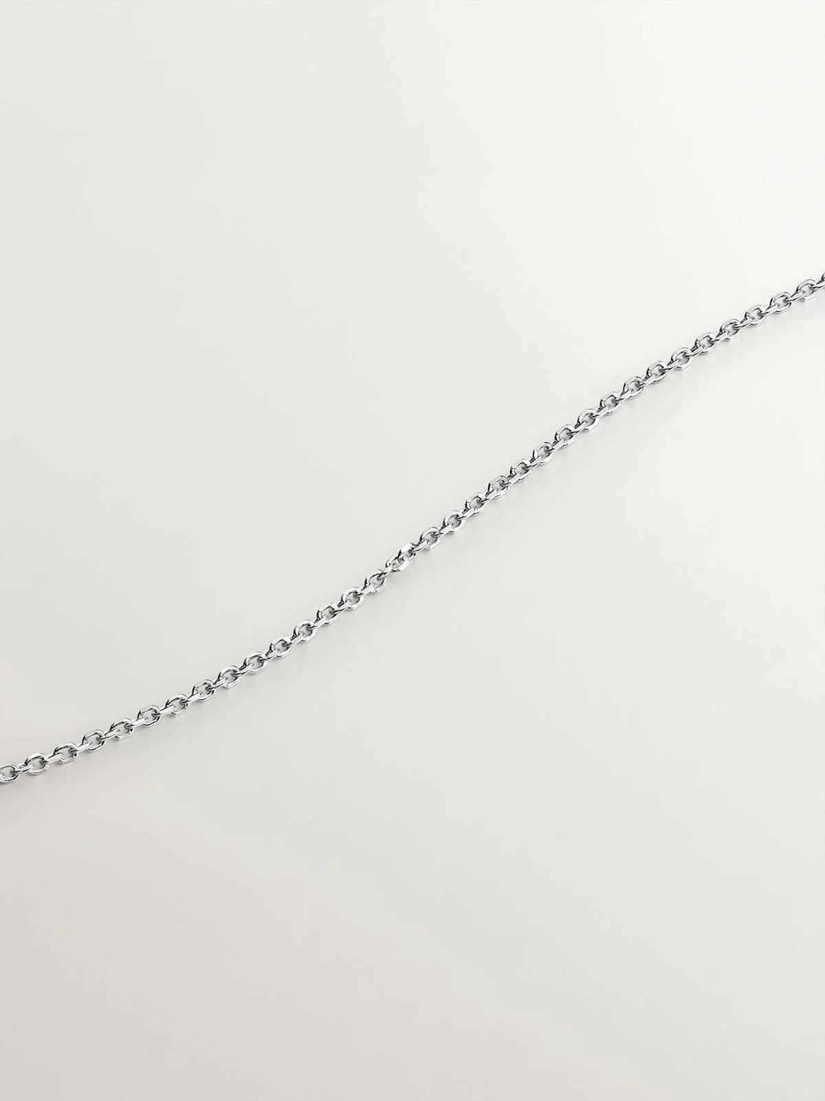 Colgante de oro blanco de 18K con cruz de diamantes - Image 5