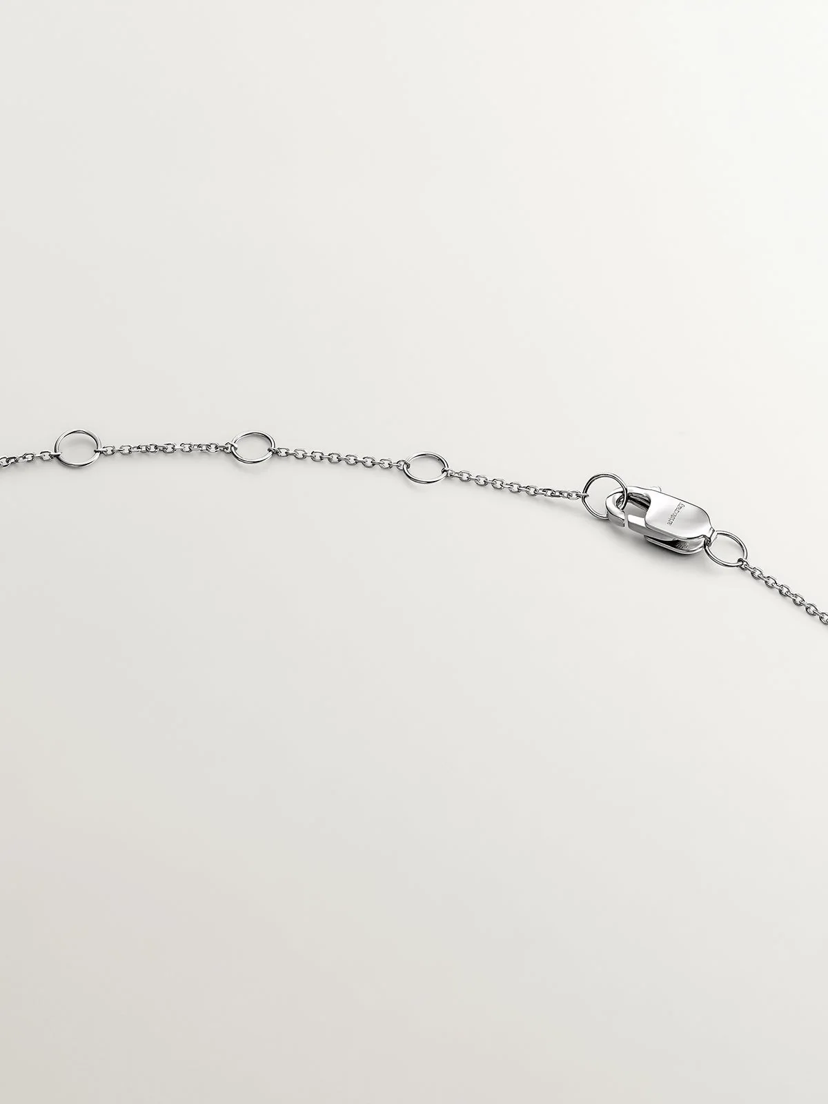 Colgante de oro blanco de 18K con cruz de diamantes - Image 7
