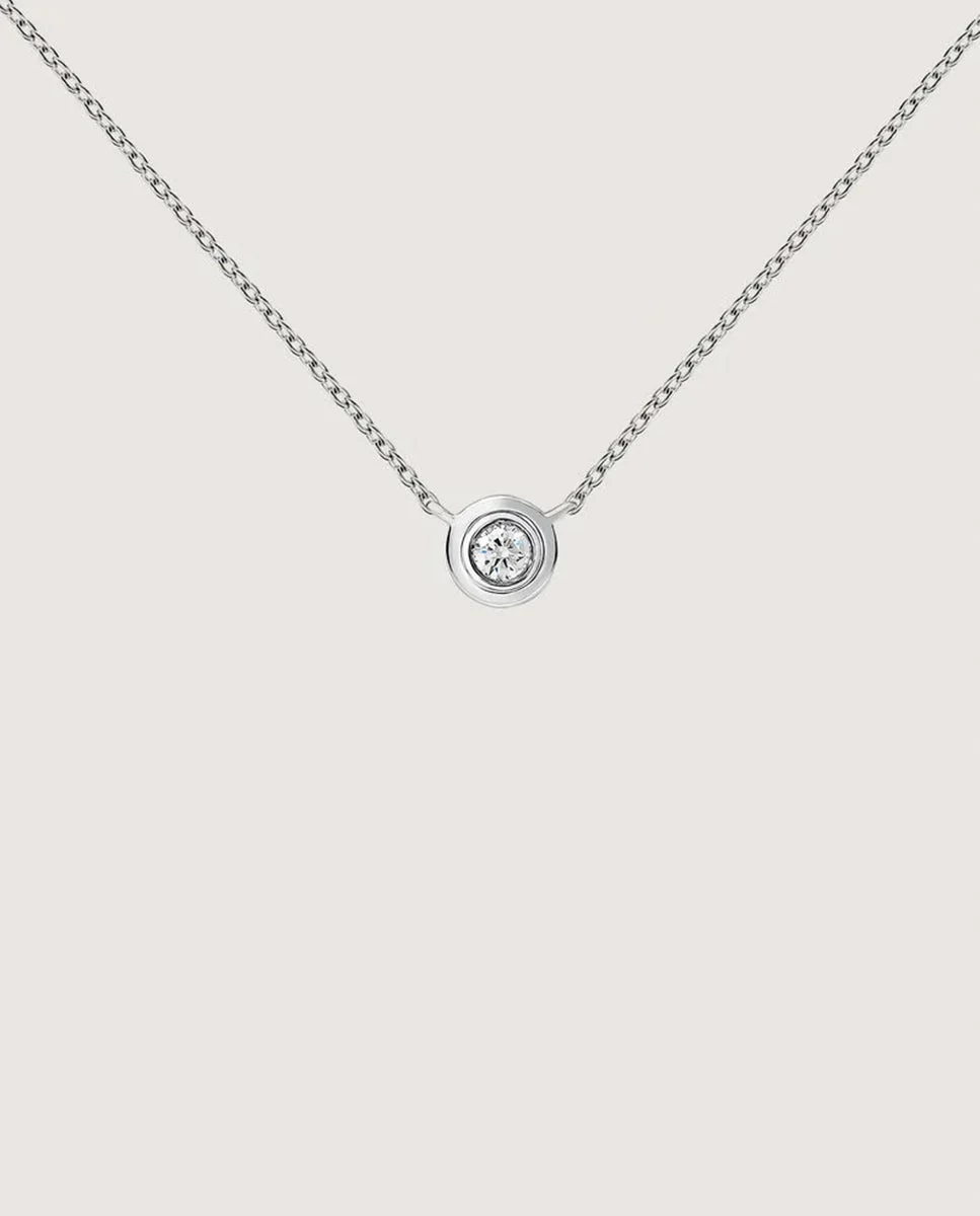 Colgante de oro blanco de 18K con diamante