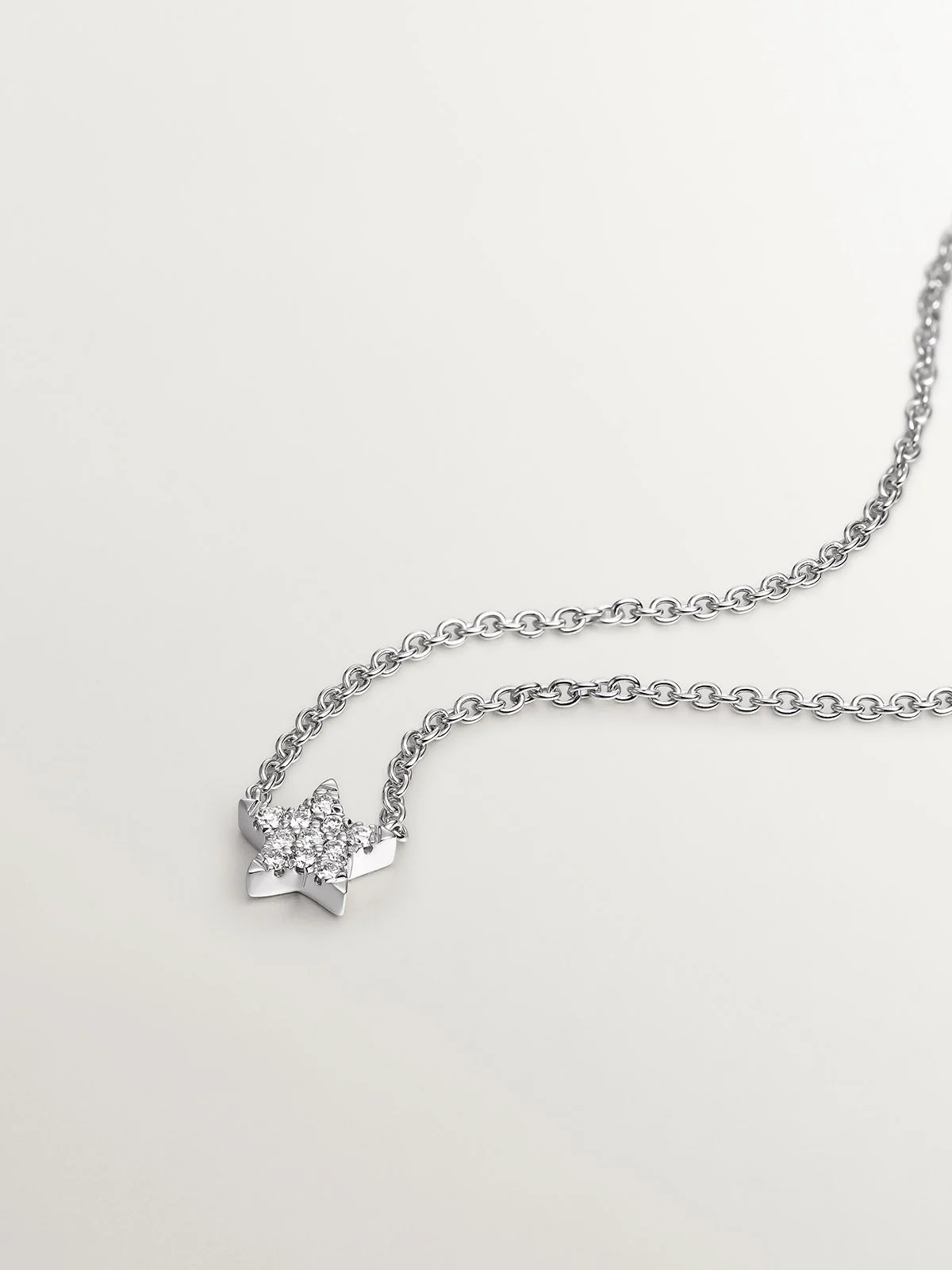 Colgante de oro blanco de 18K con estrella de diamantes - Image 3