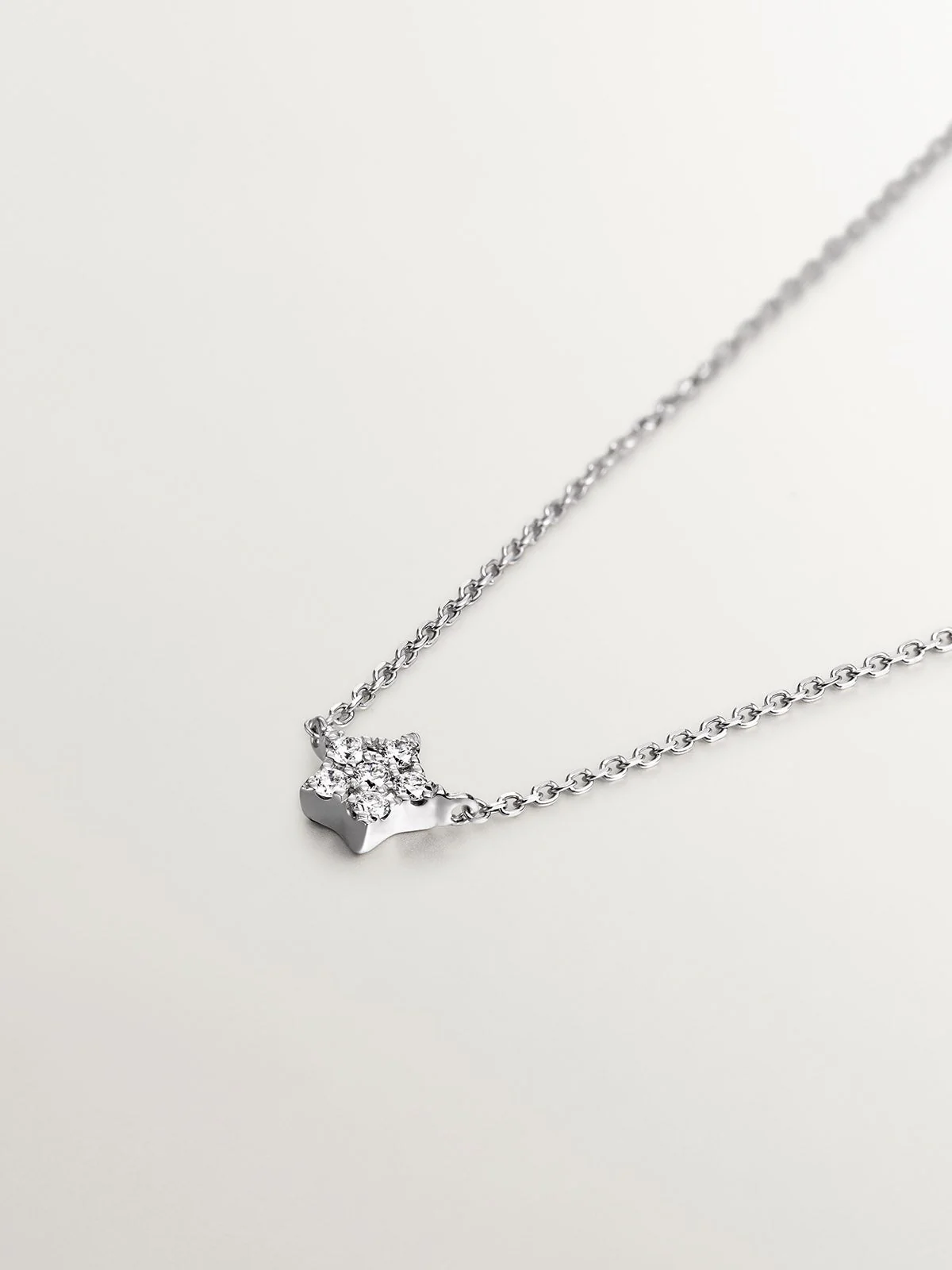 Colgante de oro blanco de 18K con estrella de diamantes - Image 3