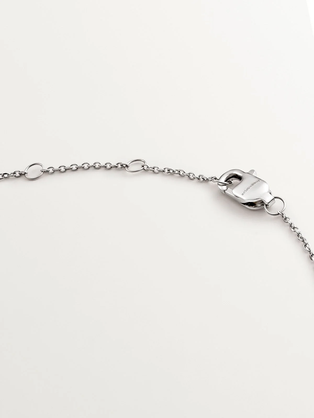 Colgante de oro blanco de 9K con zafiro y diamante - Image 7
