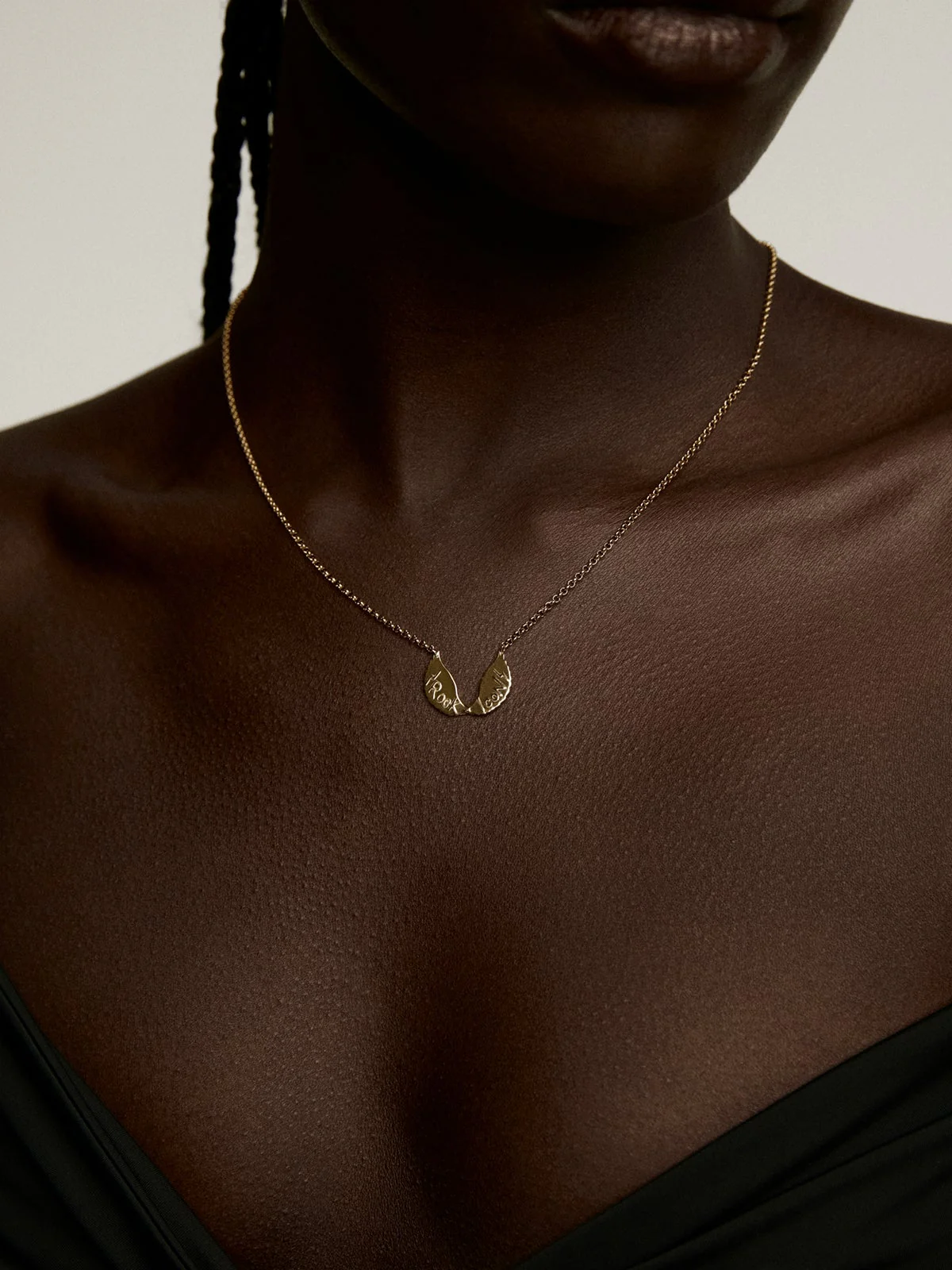 Colgante de plata 925 bañada en oro amarillo de 18K con alas - Image 2
