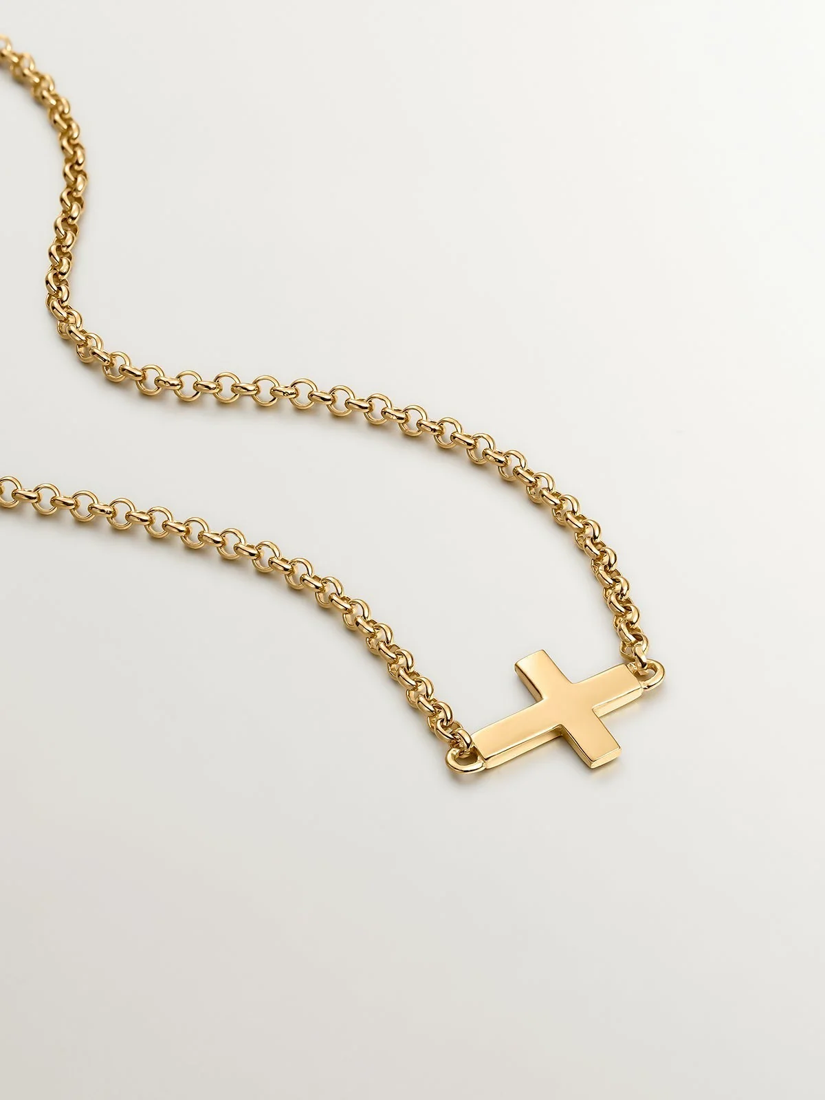 Colgante de plata 925 bañada en oro amarillo de 18K con cruz - Image 3