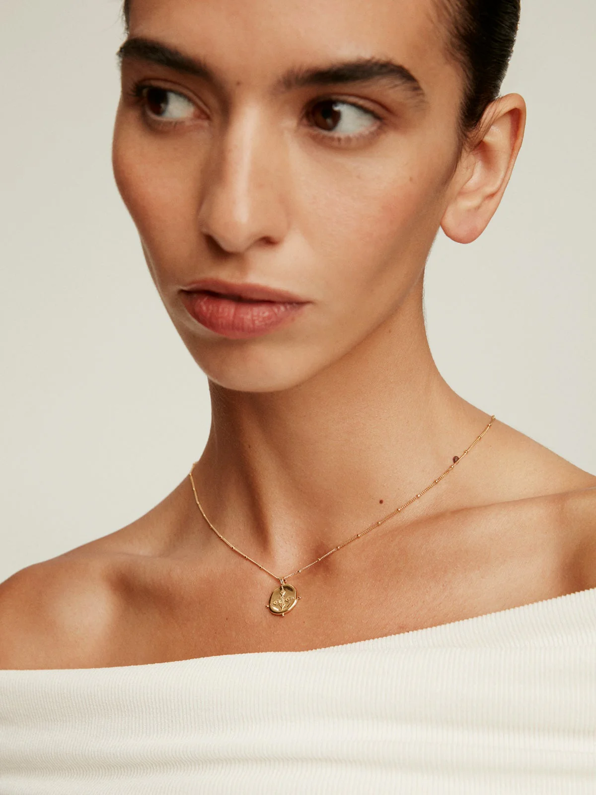 Colgante de plata 925 bañada en oro amarillo de 18K con medalla estilo antiguo - Image 4