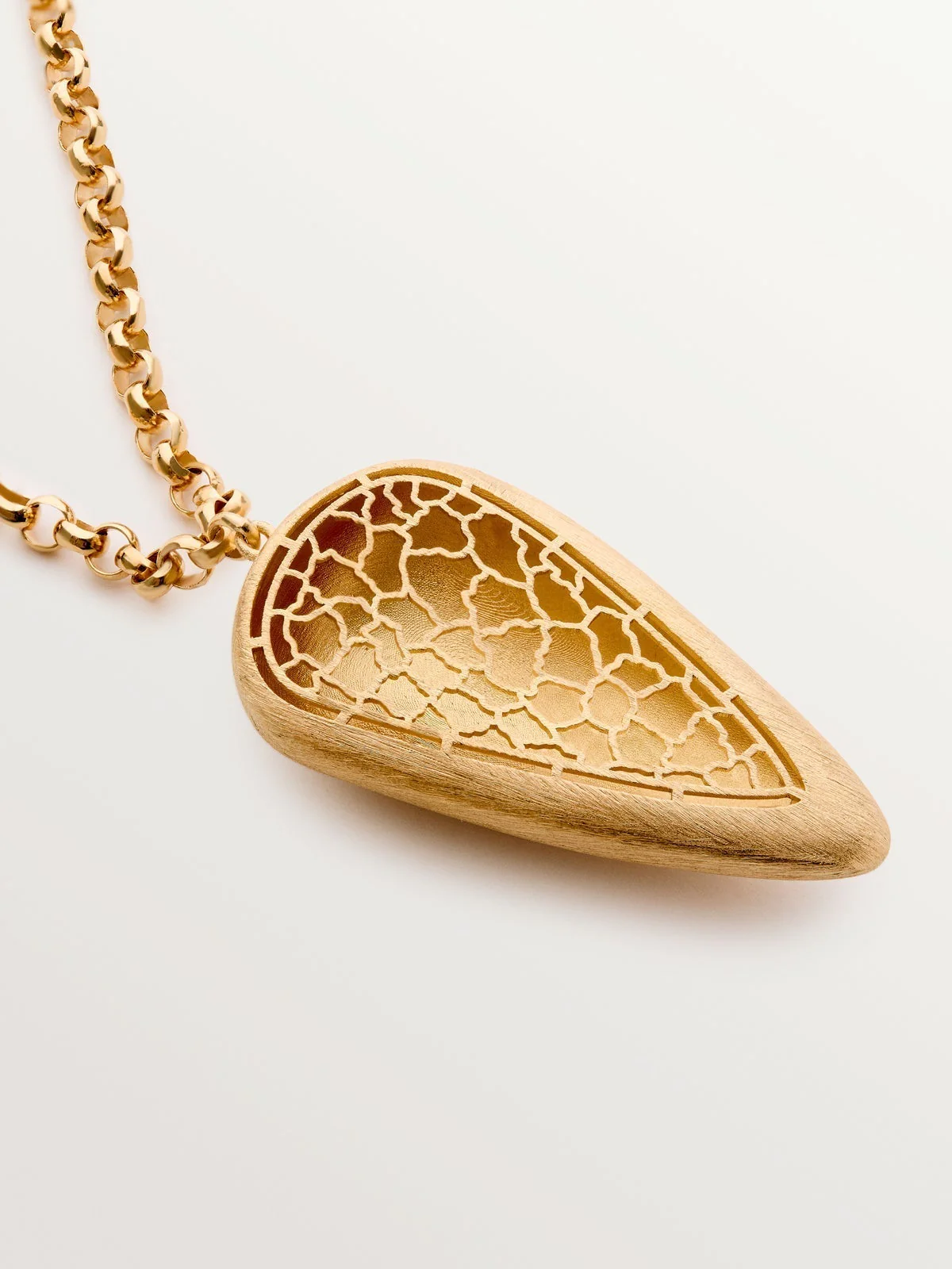 Colgante de plata 925 bañada en oro amarillo de 18K con textura - Image 5