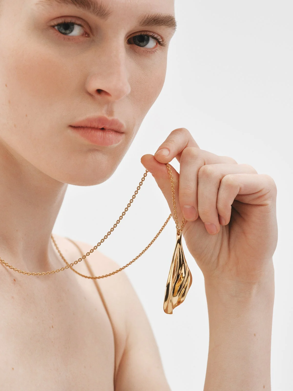 Colgante de plata 925 bañada en oro amarillo de 18K con textura - Image 4