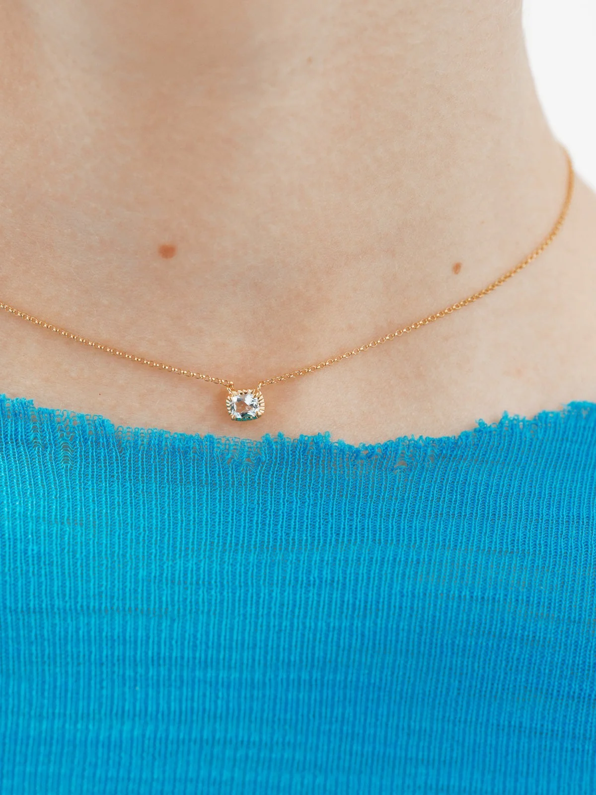 Colgante de plata 925 bañada en oro amarillo de 18K con topacio azul sky - Image 2
