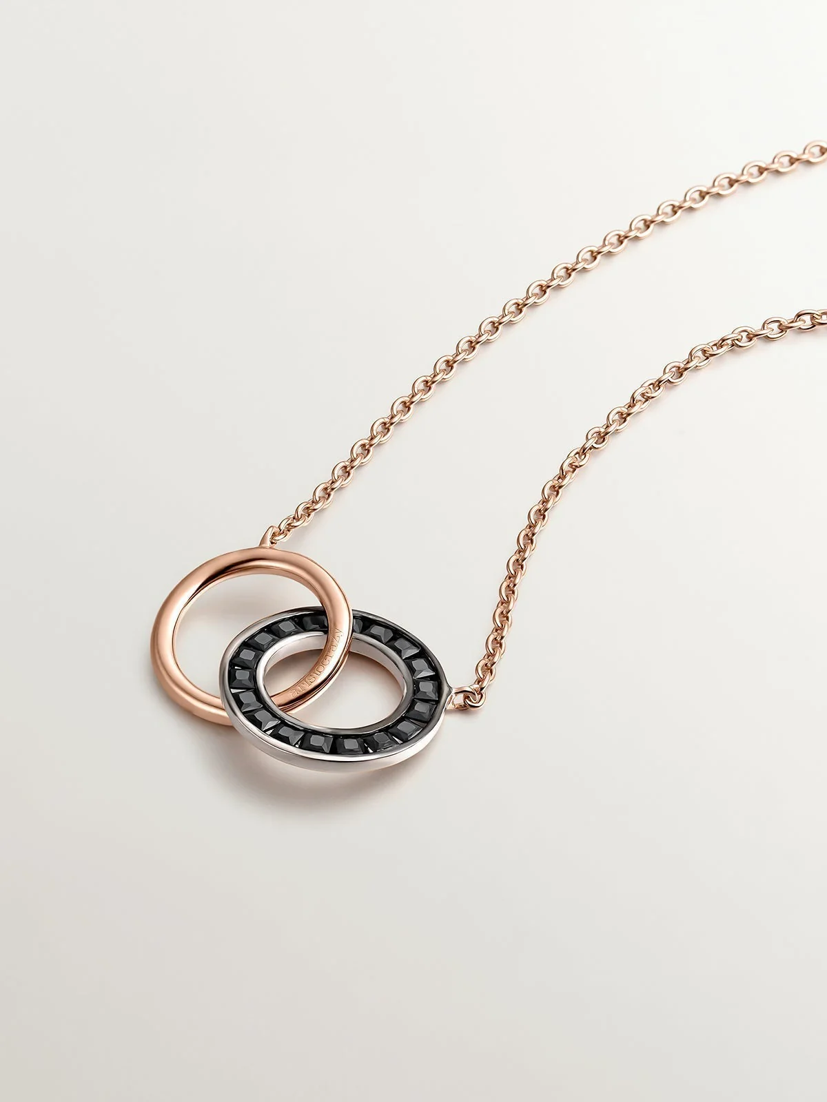 Colgante de plata 925 bañada en oro rosa de 18K con círculos y espinelas negras - Image 3