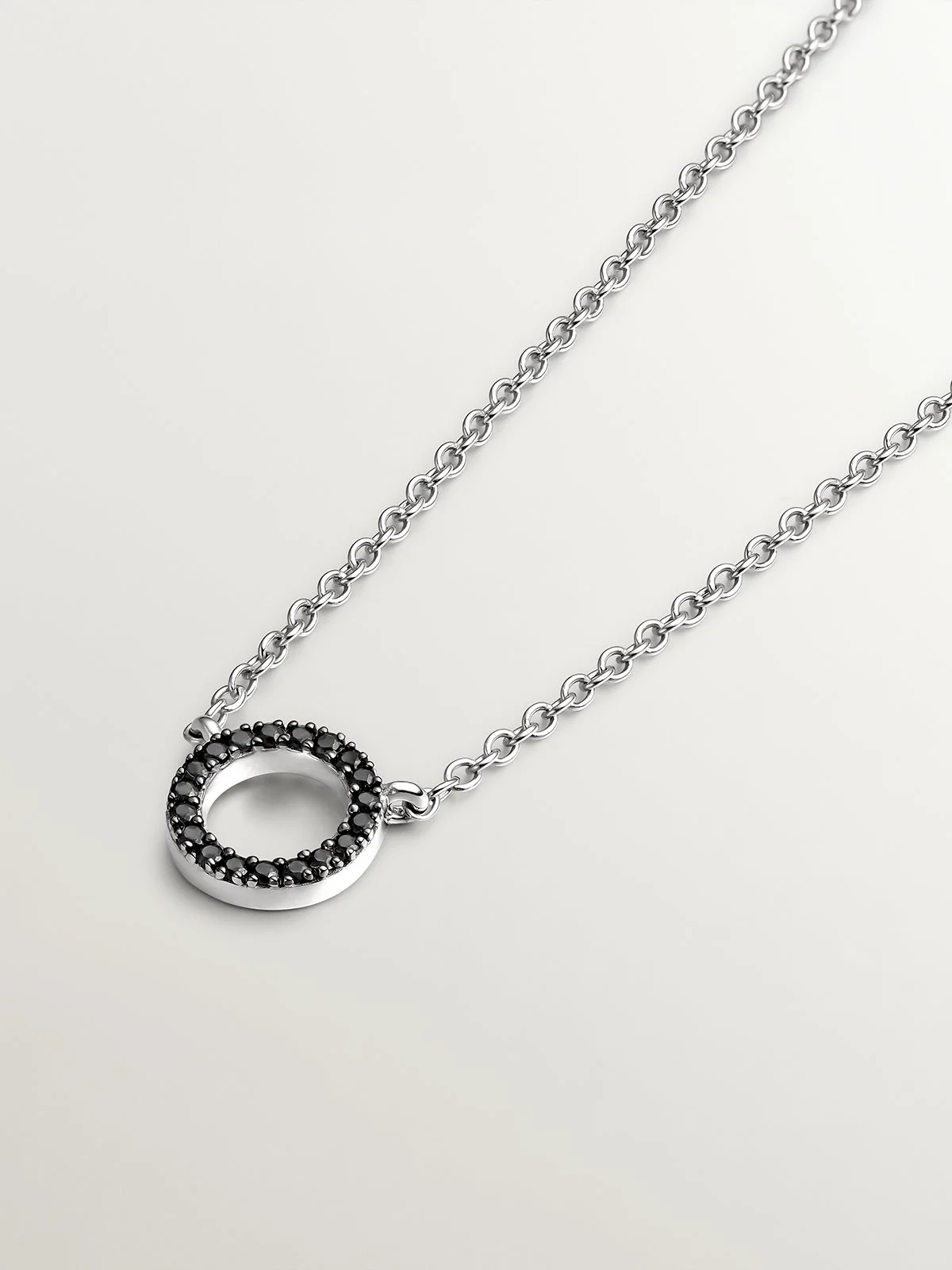Colgante de plata 925 con círculo de espinelas negras - Image 3