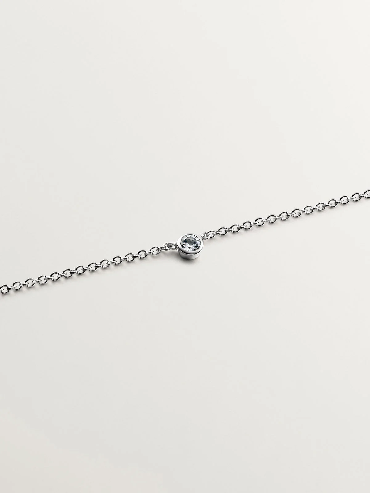Colgante solitario de plata 925 con topacio blanco