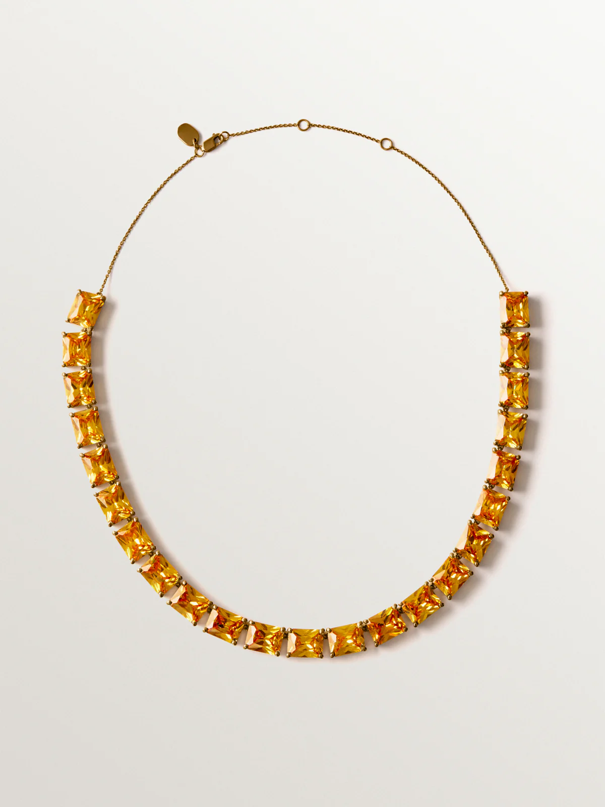 Collar bañado en oro amarillo con cristales amarillos