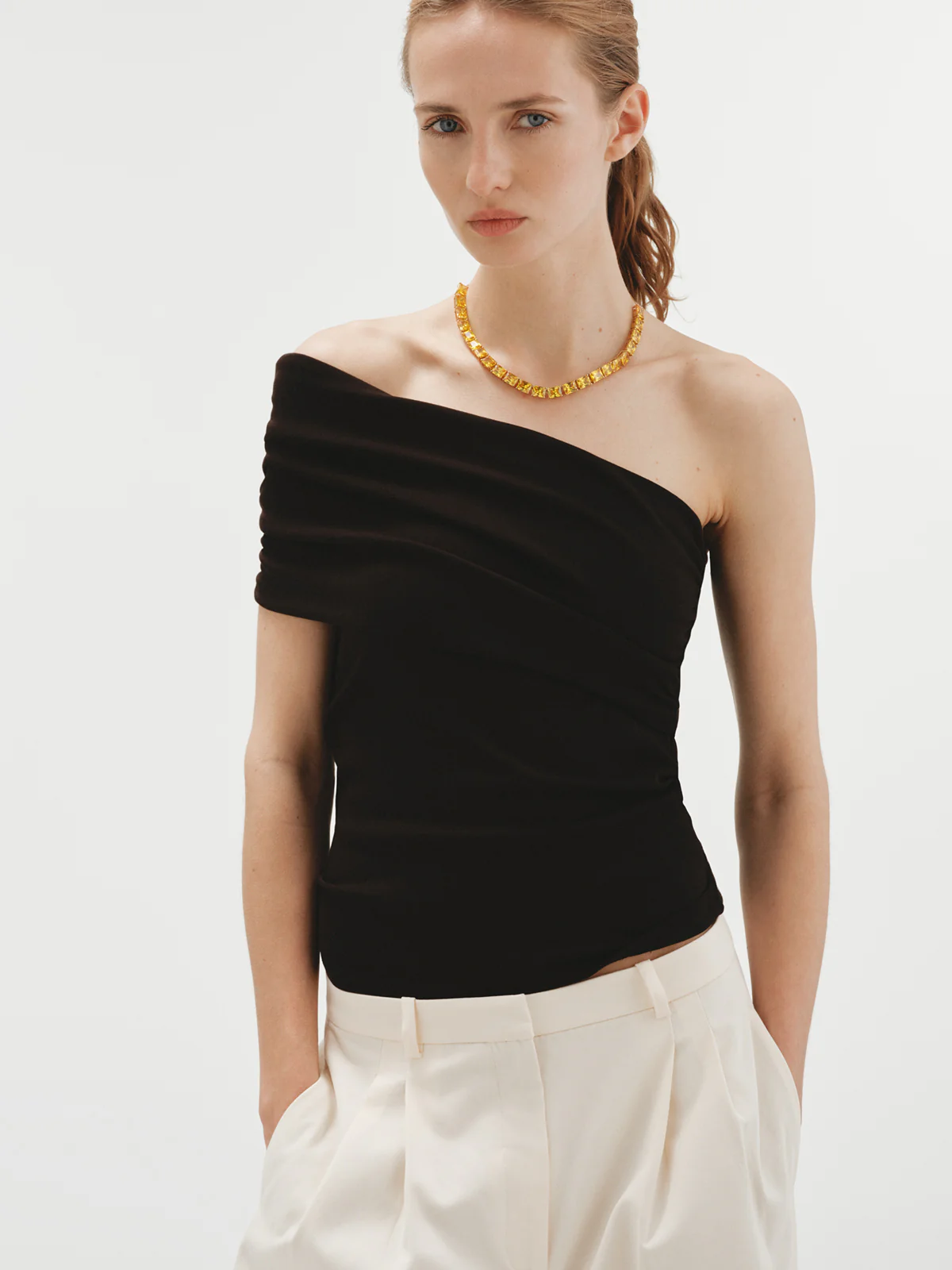 Collar bañado en oro amarillo con cristales amarillos - Image 4