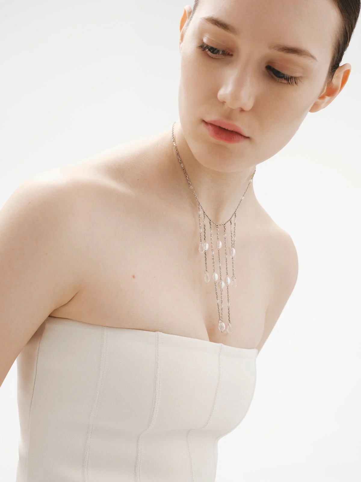 Collar con perlas barrocas y cristales - Image 2