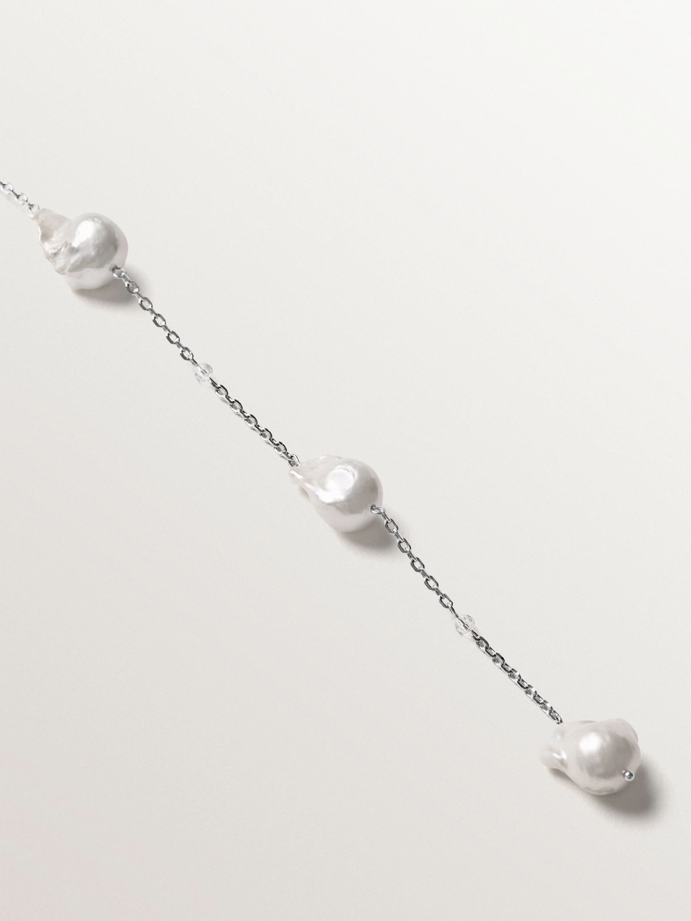 Collar con perlas barrocas y cristales - Image 5