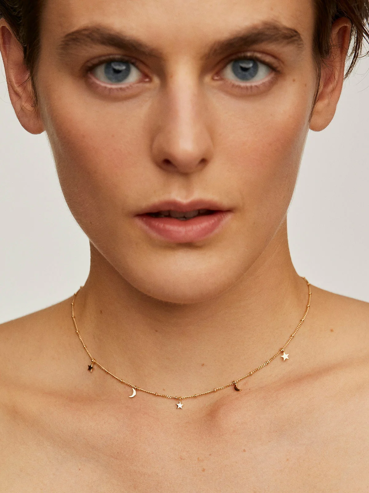 Collar de plata 925 bañada en oro amarillo de 18K con estrellas y lunas - Image 2