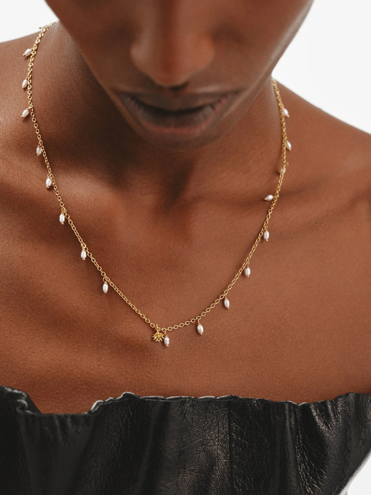 Collar de plata 925 bañada en oro amarillo de 18K con perlas de río y flor de loto - Image 2