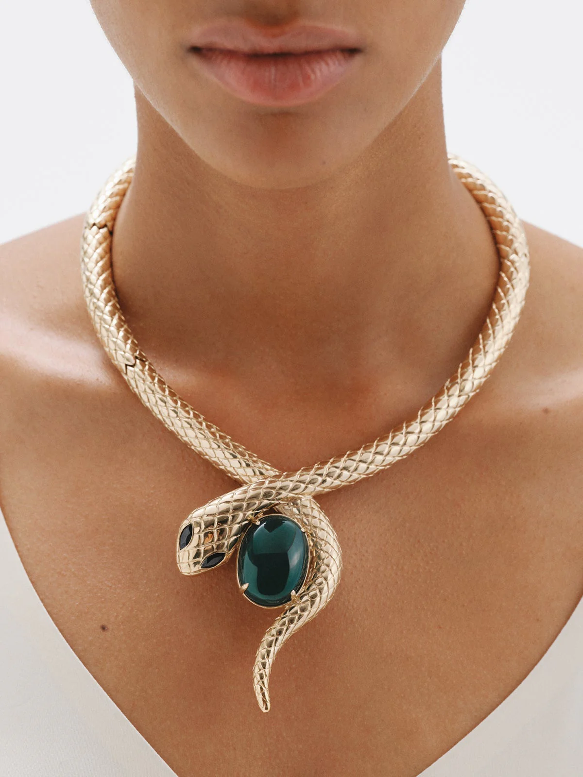 Collar de serpiente en plata 925 bañada en oro amarillo de 18K con ónix verde y espinelas negras - Image 2
